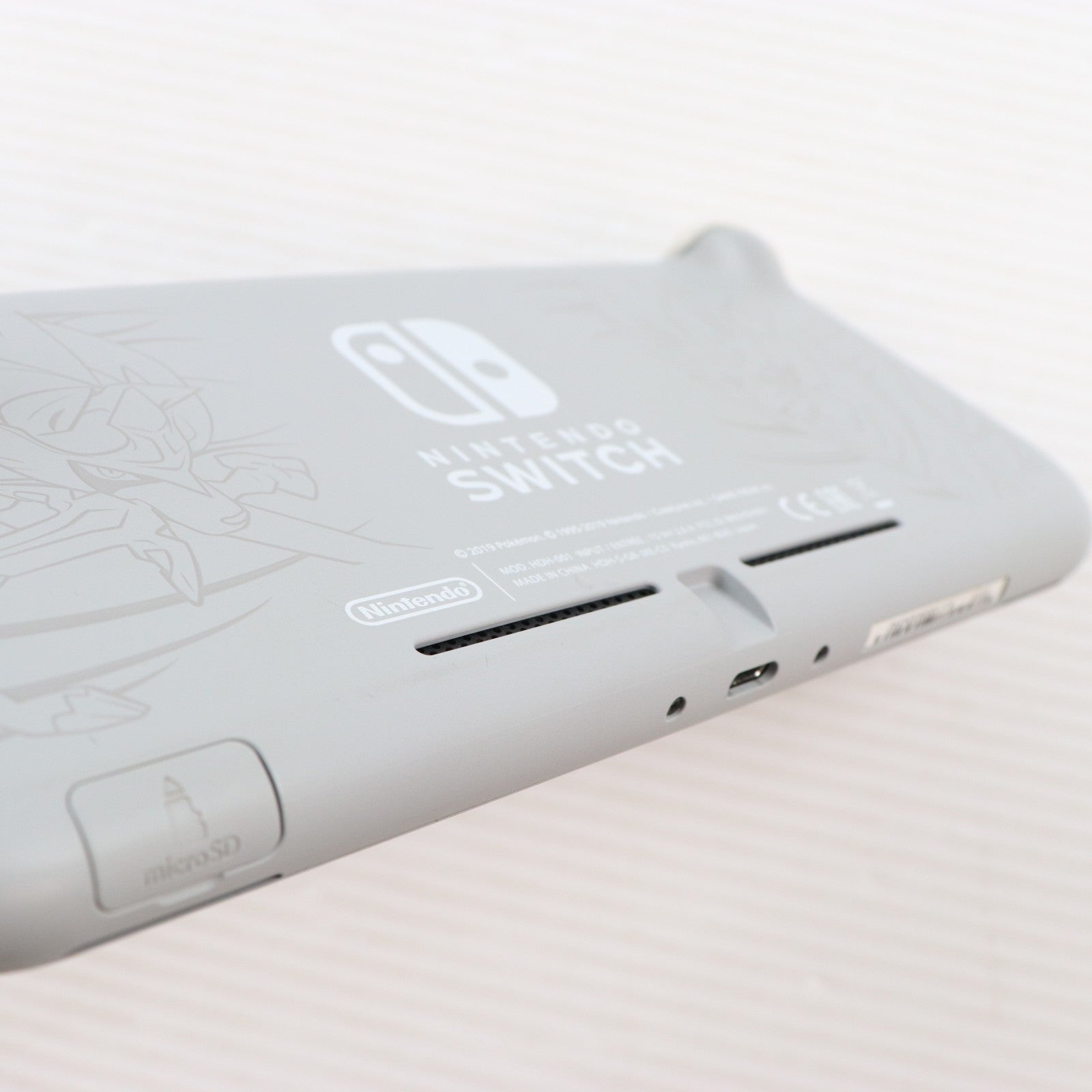 【中古即納】[Switch] (本体) Nintendo Switch Lite(ニンテンドースイッチライト) ザシアン・ザマゼンタ 任天堂(HDH-S-GBZAA)(20191101)