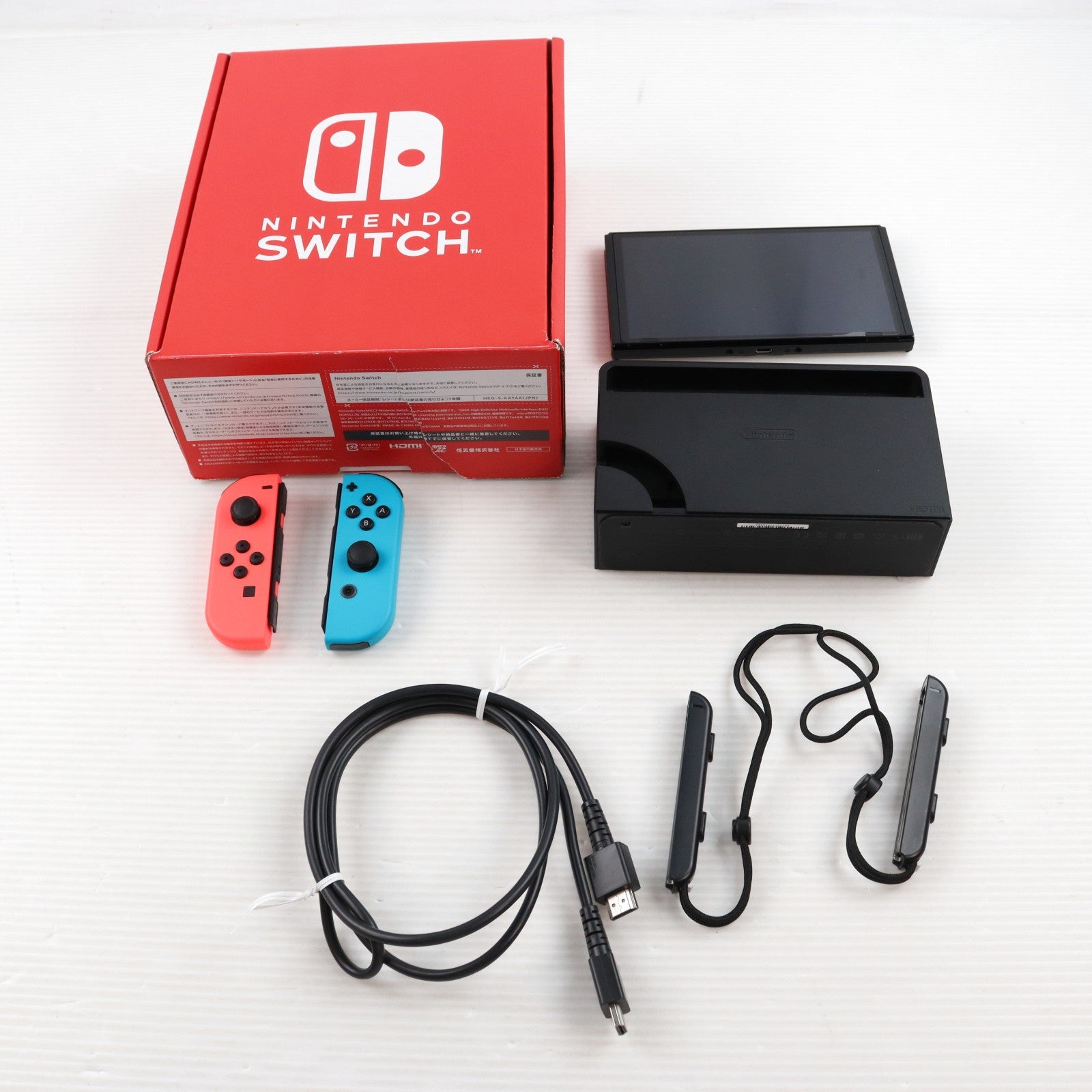 【中古即納】[Switch] (本体) Nintendo Switch(有機ELモデル)(ニンテンドースイッチ 有機ELモデル) カスタマイズ Joy-Con(L) ネオンレッド/(R) ネオンブルー Joy-Conストラップ ブラック 任天堂(HEG-S-KAYAA)(20211008)