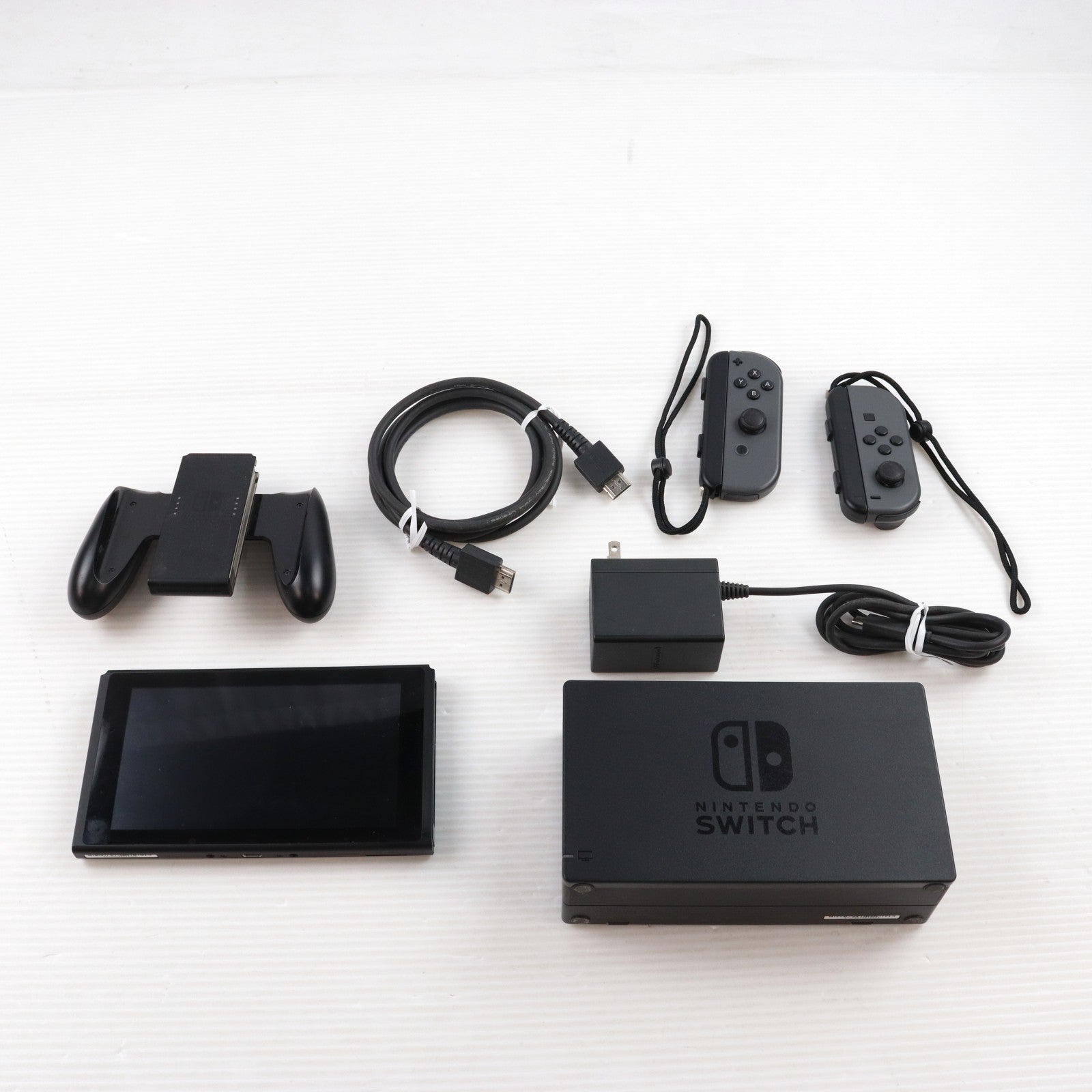 【中古即納】[Switch] (本体) Nintendo Switch(ニンテンドースイッチ) Joy-Con(L)/R グレー 任天堂(HAC-S-KAAAA)(20170303)