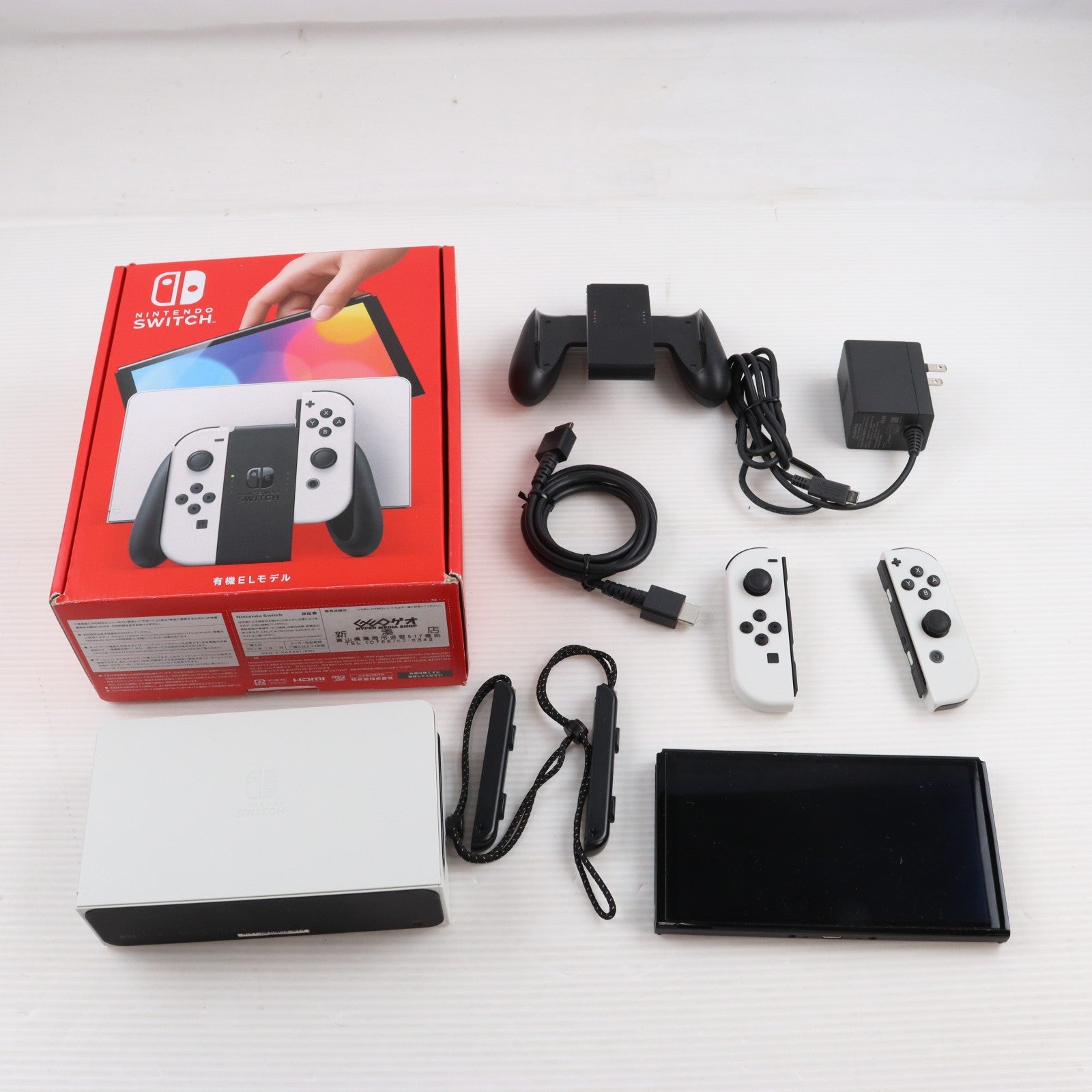 【中古即納】[Switch] (本体) Nintendo Switch(ニンテンドースイッチ) 有機ELモデル Joy-Con(L)/(R) ホワイト 任天堂(HEG-S-KAAAA)(20211008)