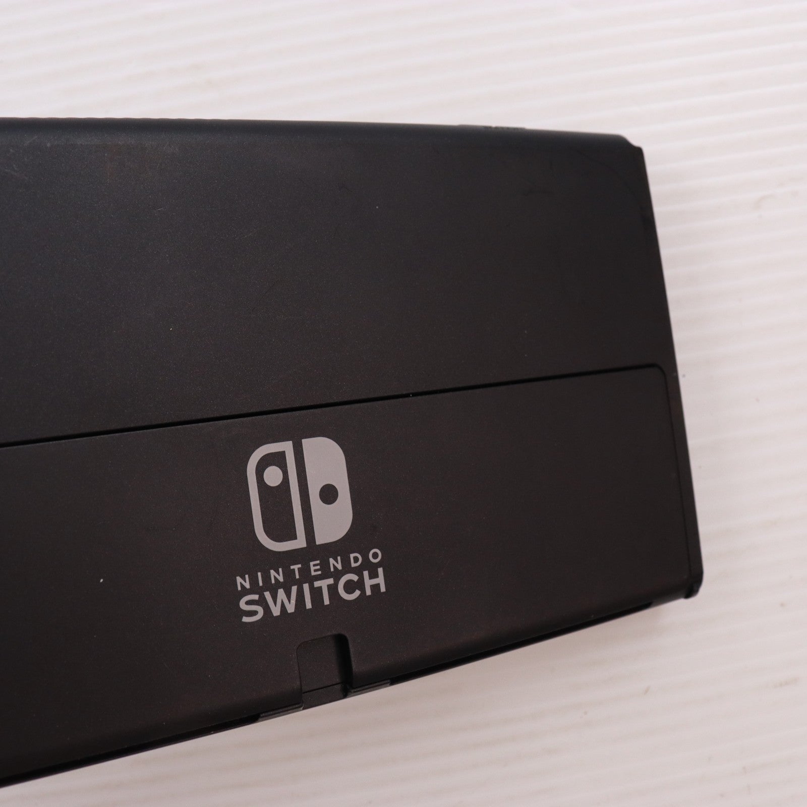 【中古即納】[Switch] (本体) Nintendo Switch(ニンテンドースイッチ) 有機ELモデル Joy-Con(L)/(R) ホワイト 任天堂(HEG-S-KAAAA)(20211008)