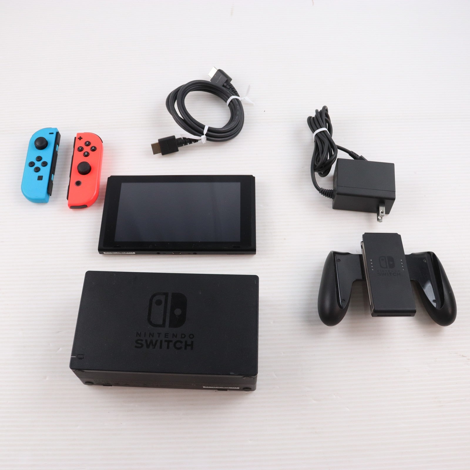【中古即納】[Switch] (本体) Nintendo Switch(ニンテンドースイッチ) Joy-Con(L) ネオンブルー/R ネオンレッド 任天堂(HAC-S-KABAA)(20170303)