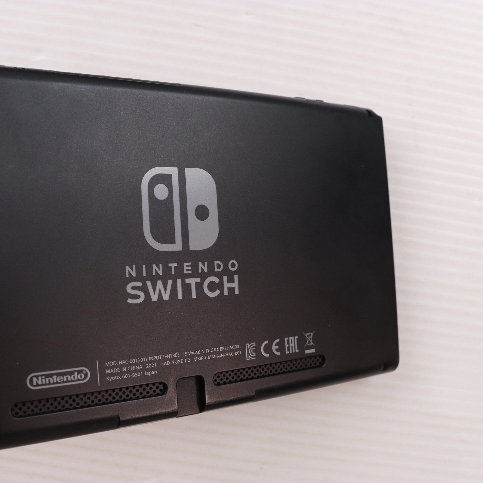 【中古即納】[Switch] (本体) Nintendo Switch(ニンテンドースイッチ) Joy-Con(L) ネオンブルー/R ネオンレッド 任天堂(HAC-S-KABAA)(20170303)