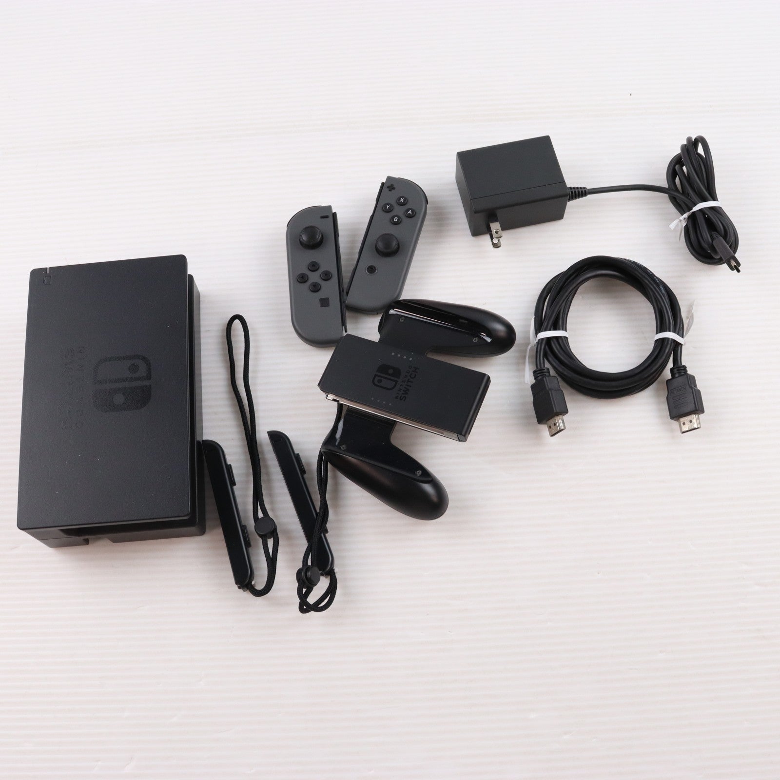 【中古即納】[Switch] (本体) Nintendo Switch(ニンテンドースイッチ) Joy-Con(L)/R グレー 任天堂(HAC-S-KAAAA)(20170303)
