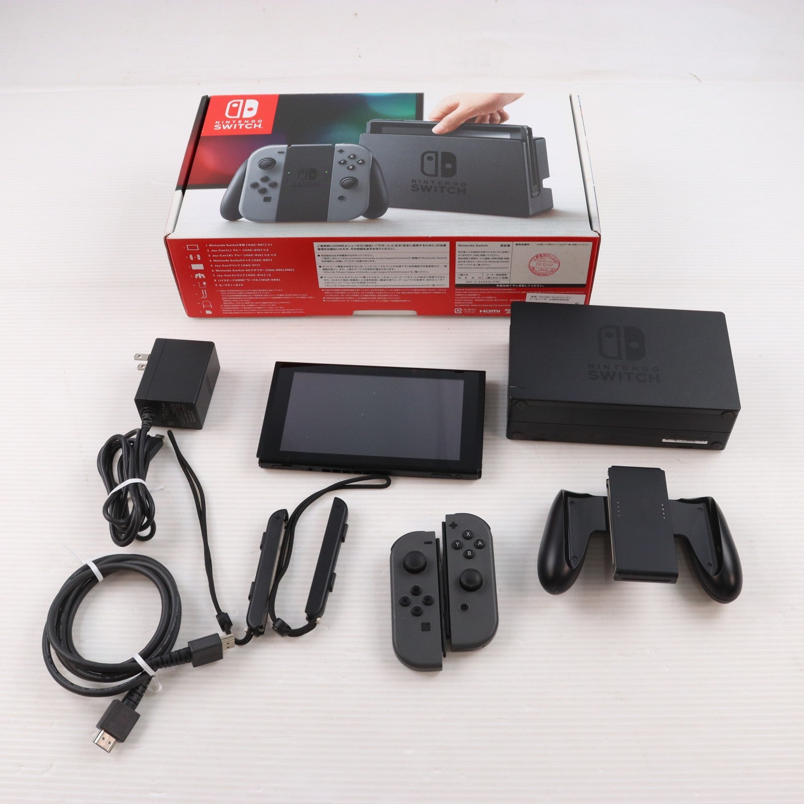 【中古即納】[Switch] (本体) Nintendo Switch(ニンテンドースイッチ) Joy-Con(L)/R グレー 任天堂(HAC-S-KAAAA)(20170303)