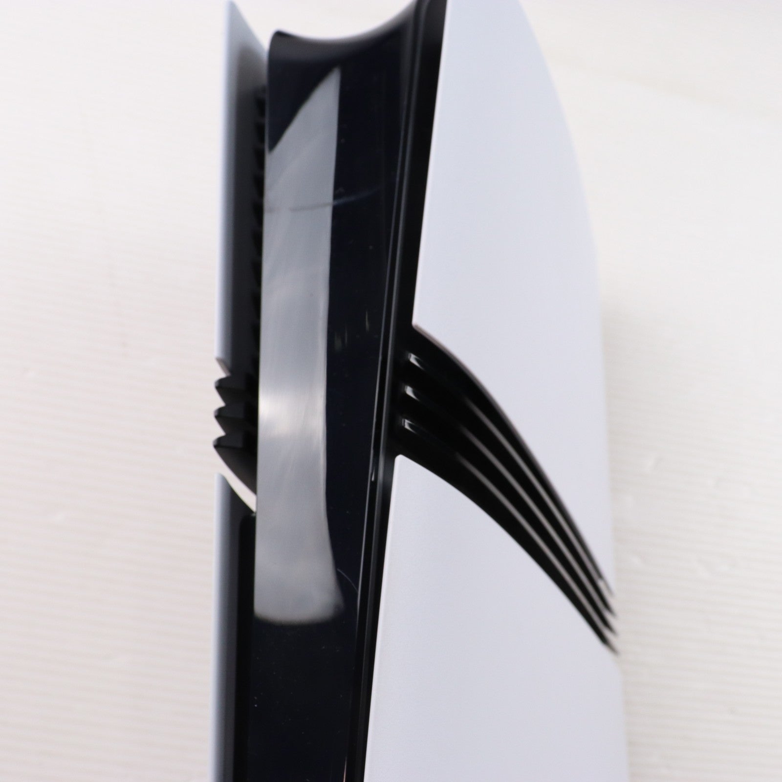 【中古即納】[PS5] (本体) PlayStation5 Pro(プレイステーション5 プロ) SIE(CFI-7000B01)(20241107)