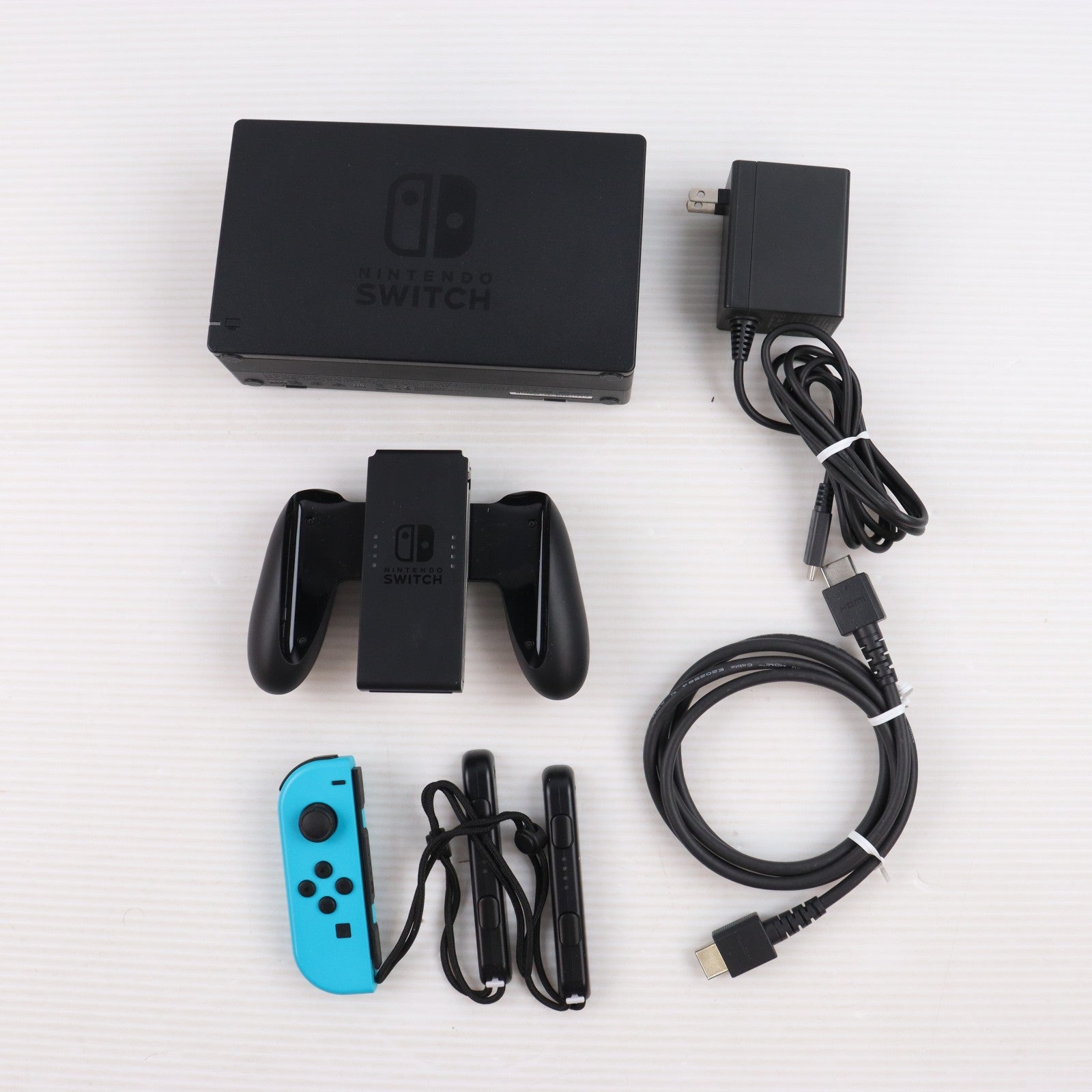 【中古即納】[Switch] (本体) Nintendo Switch(ニンテンドースイッチ) Joy-Con(L) ネオンブルー/(R) ネオンレッド 任天堂(HAD-S-KABAA)(20190830)