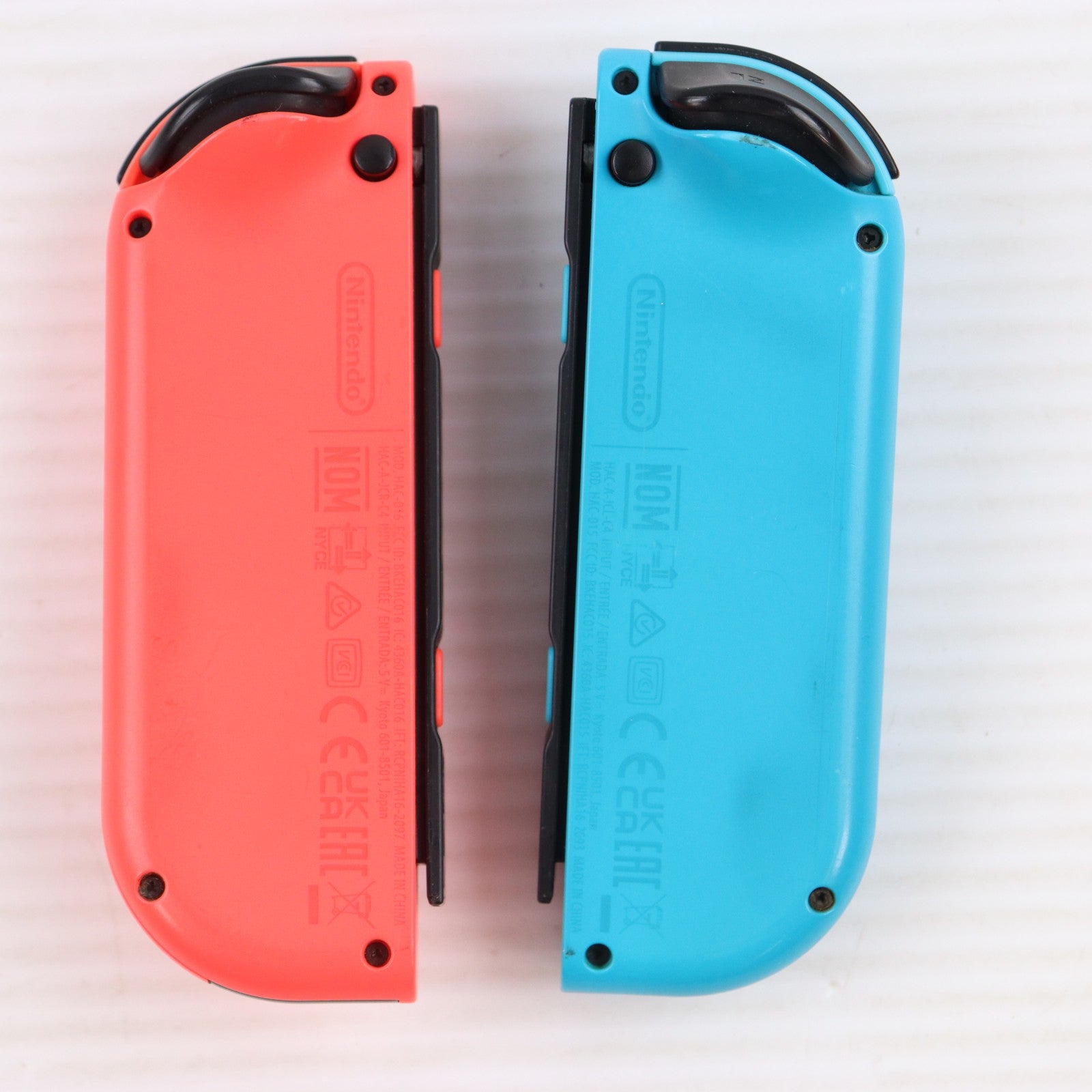 【中古即納】[Switch] (本体) Nintendo Switch(ニンテンドースイッチ) 有機ELモデル Joy-Con(L) ネオンブルー/R ネオンレッド 任天堂(HEG-S-KABAA)(20211008)