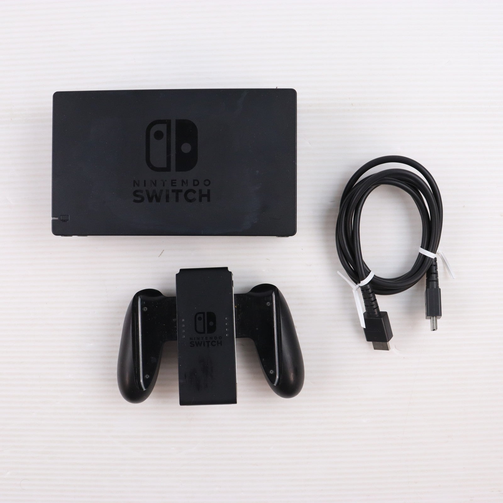 【中古即納】[Switch] (本体) Nintendo Switch(ニンテンドースイッチ) Joy-Con(L)/R グレー 任天堂(HAD-S-KAAAA)(20190830)