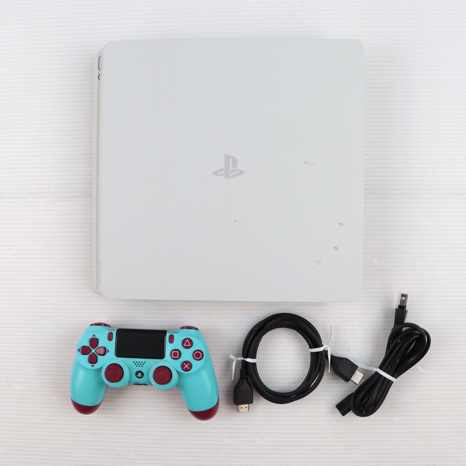 【中古即納】[PS4] (本体) PlayStation 4(プレイステーション4) グレイシャー・ホワイト 500GB SIE(CUH-2200AB02)(20180816)