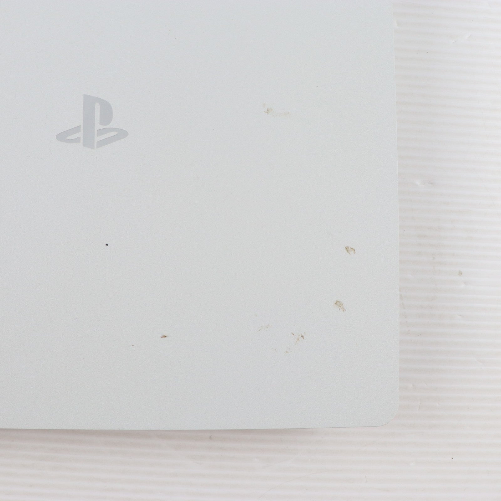【中古即納】[PS4] (本体) PlayStation 4(プレイステーション4) グレイシャー・ホワイト 500GB SIE(CUH-2200AB02)(20180816)