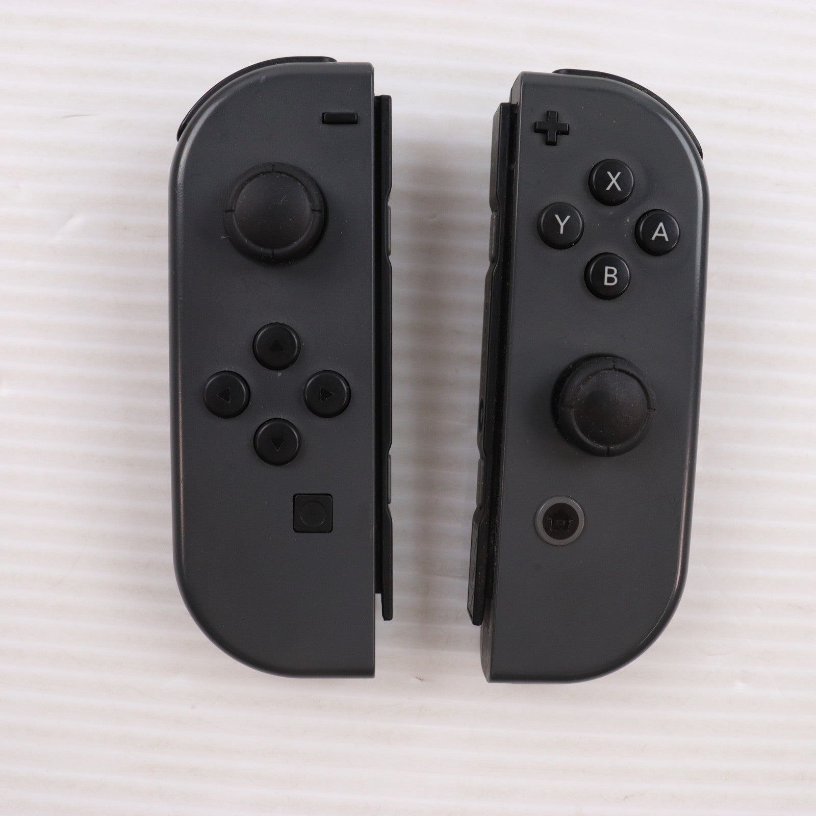 【中古即納】[Switch] (本体) Nintendo Switch(ニンテンドースイッチ) Joy-Con(L)/R グレー 任天堂(HAC-S-KAAAA)(20170303)