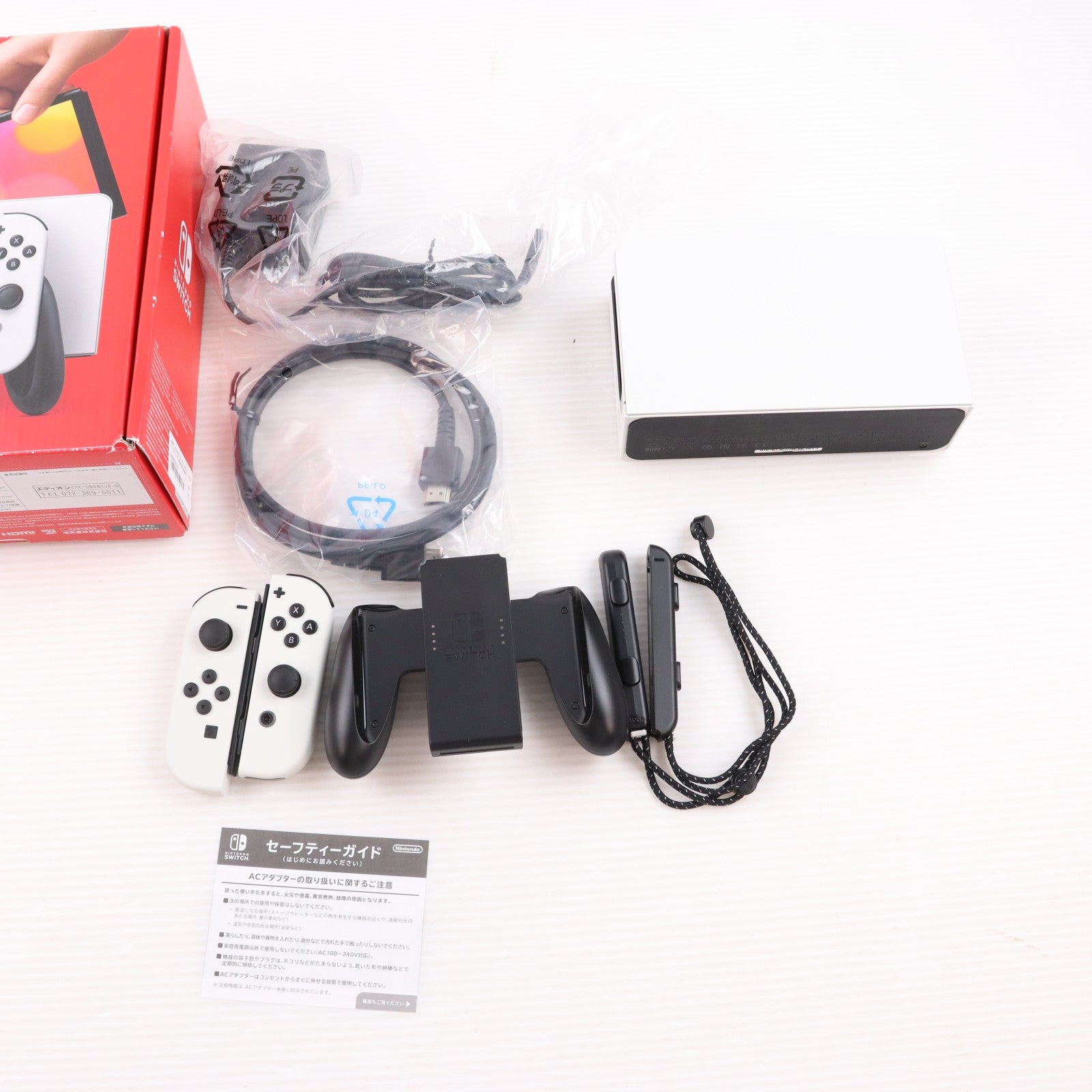 【中古即納】[Switch] (本体) Nintendo Switch(ニンテンドースイッチ) 有機ELモデル Joy-Con(L)/(R) ホワイト 任天堂(HEG-S-KAAAA)(20211008)