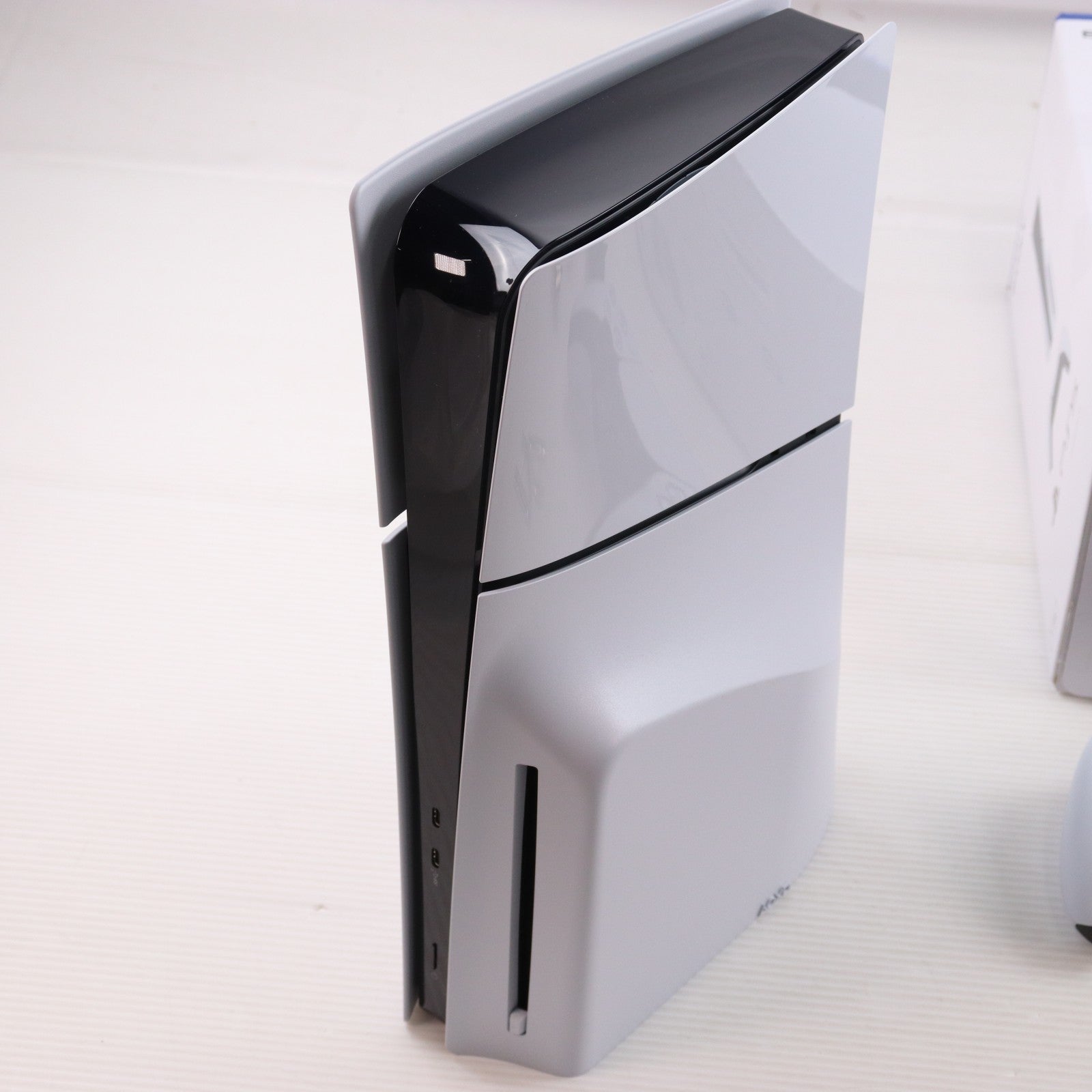 【中古即納】[PS5] (本体) PlayStation 5(プレイステーション5) slimモデル(スリムモデル) SIE(CFI-2000A01)(20231110)