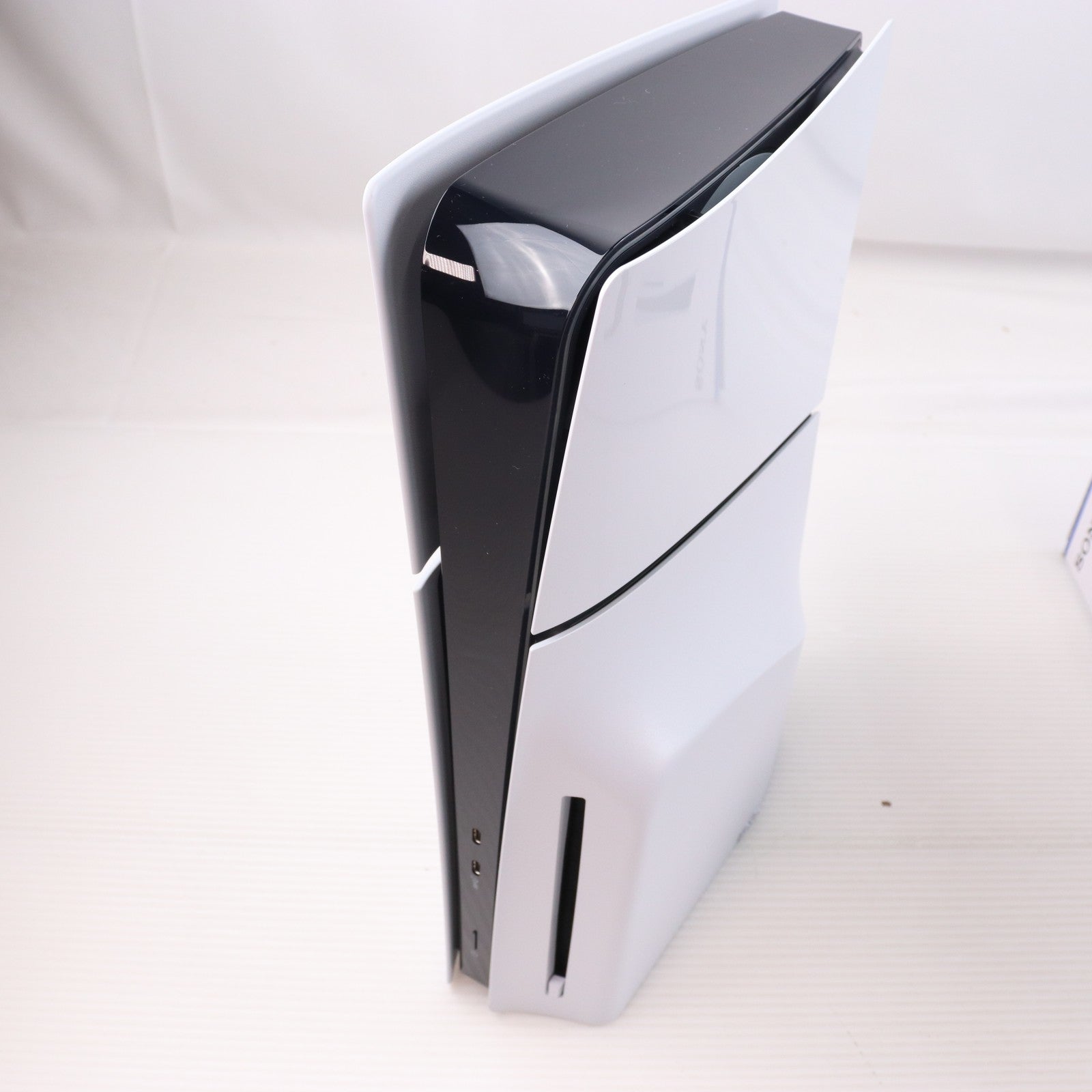 【中古即納】[PS5] (本体) PlayStation 5(プレイステーション5) slimモデル(スリムモデル) SIE(CFI-2000A01)(20231110)