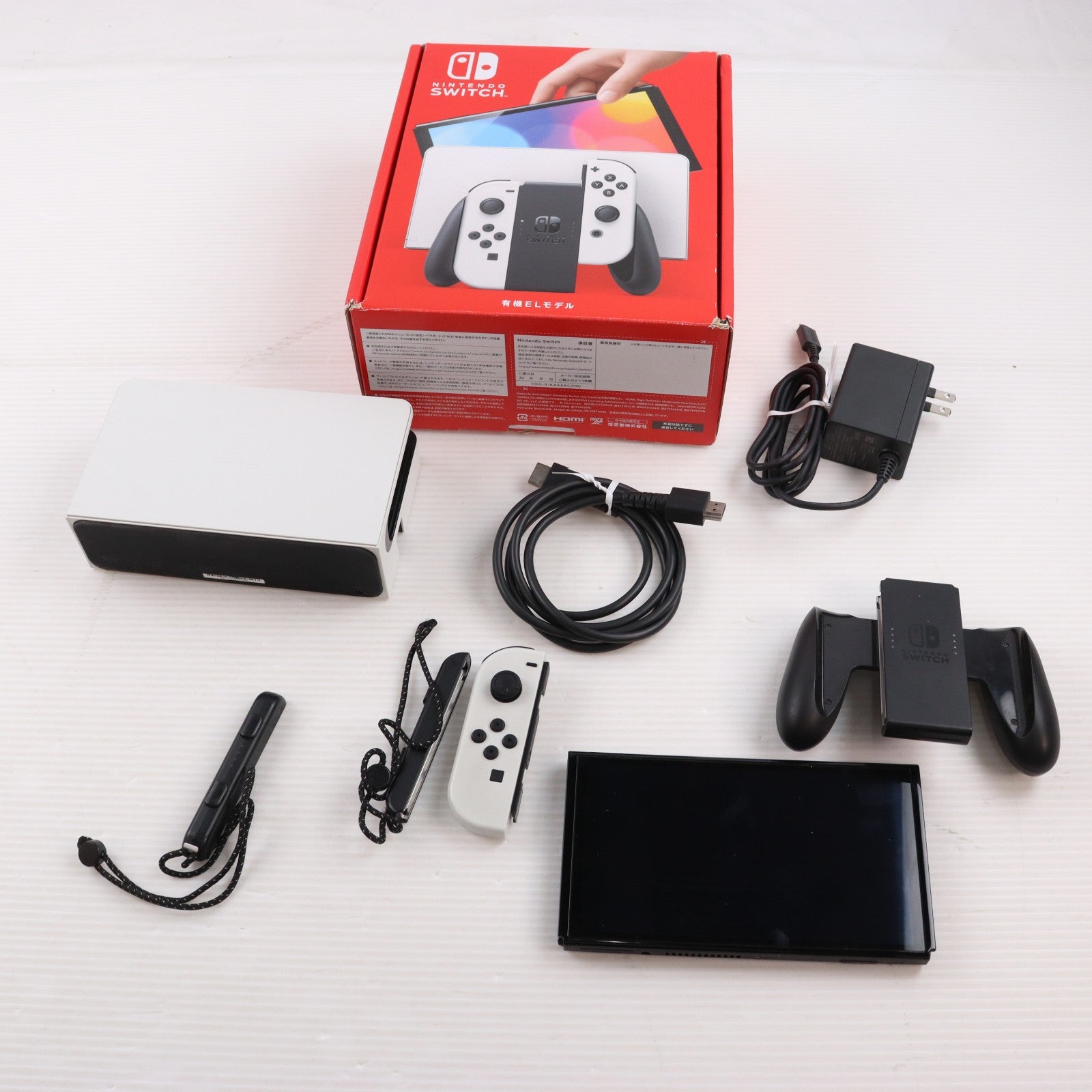 【中古即納】[Switch] (本体) Nintendo Switch(ニンテンドースイッチ) 有機ELモデル Joy-Con(L)/(R) ホワイト 任天堂(HEG-S-KAAAA)(20211008)