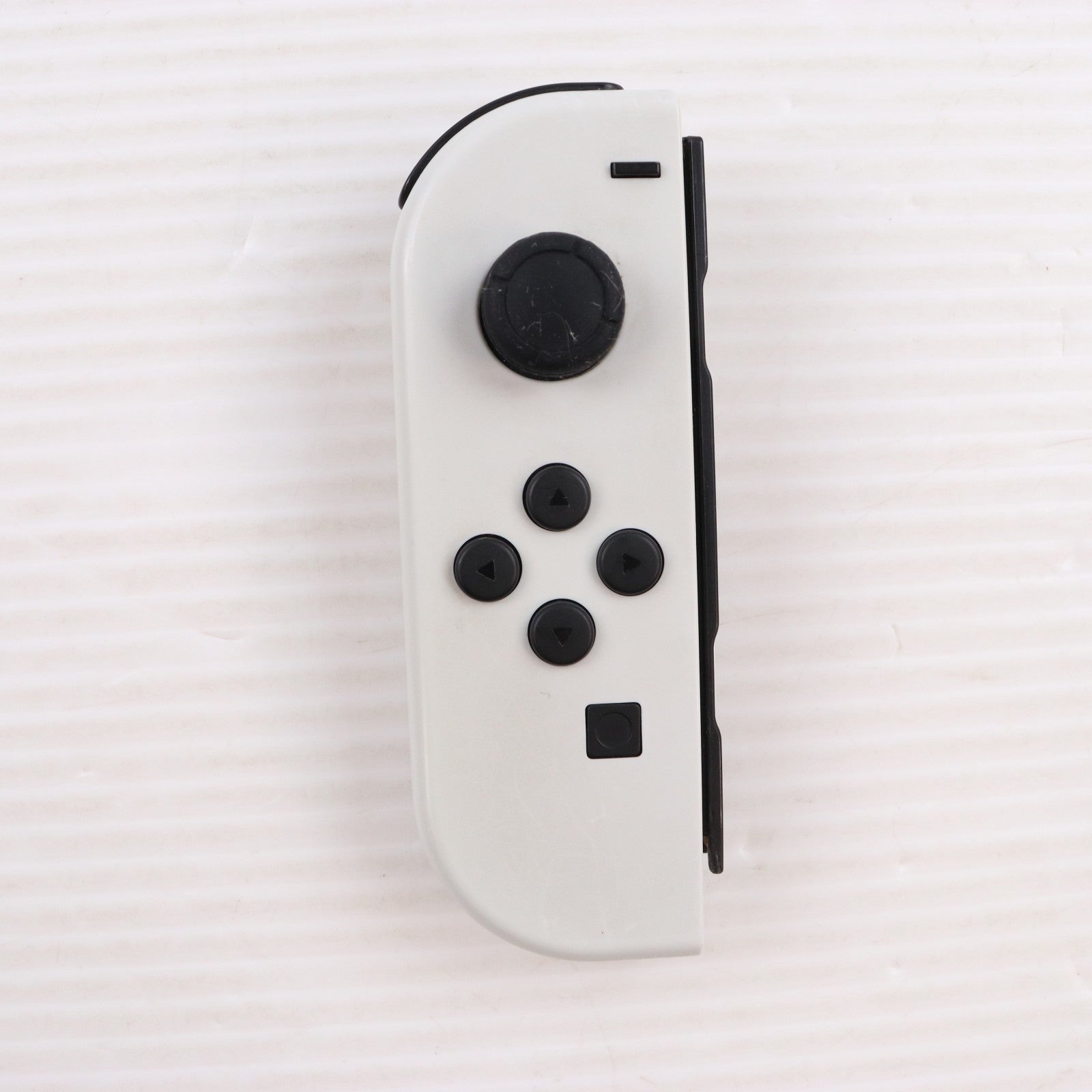 【中古即納】[Switch] (本体) Nintendo Switch(ニンテンドースイッチ) 有機ELモデル Joy-Con(L)/(R) ホワイト 任天堂(HEG-S-KAAAA)(20211008)