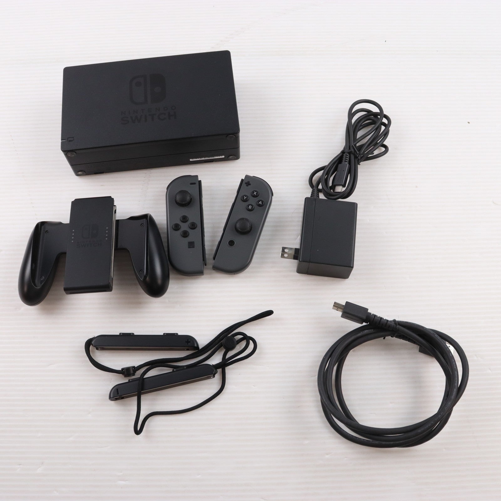 【中古即納】[Switch] (本体) Nintendo Switch(ニンテンドースイッチ) Joy-Con(L)/R グレー 任天堂(HAC-S-KAAAA)(20170303)