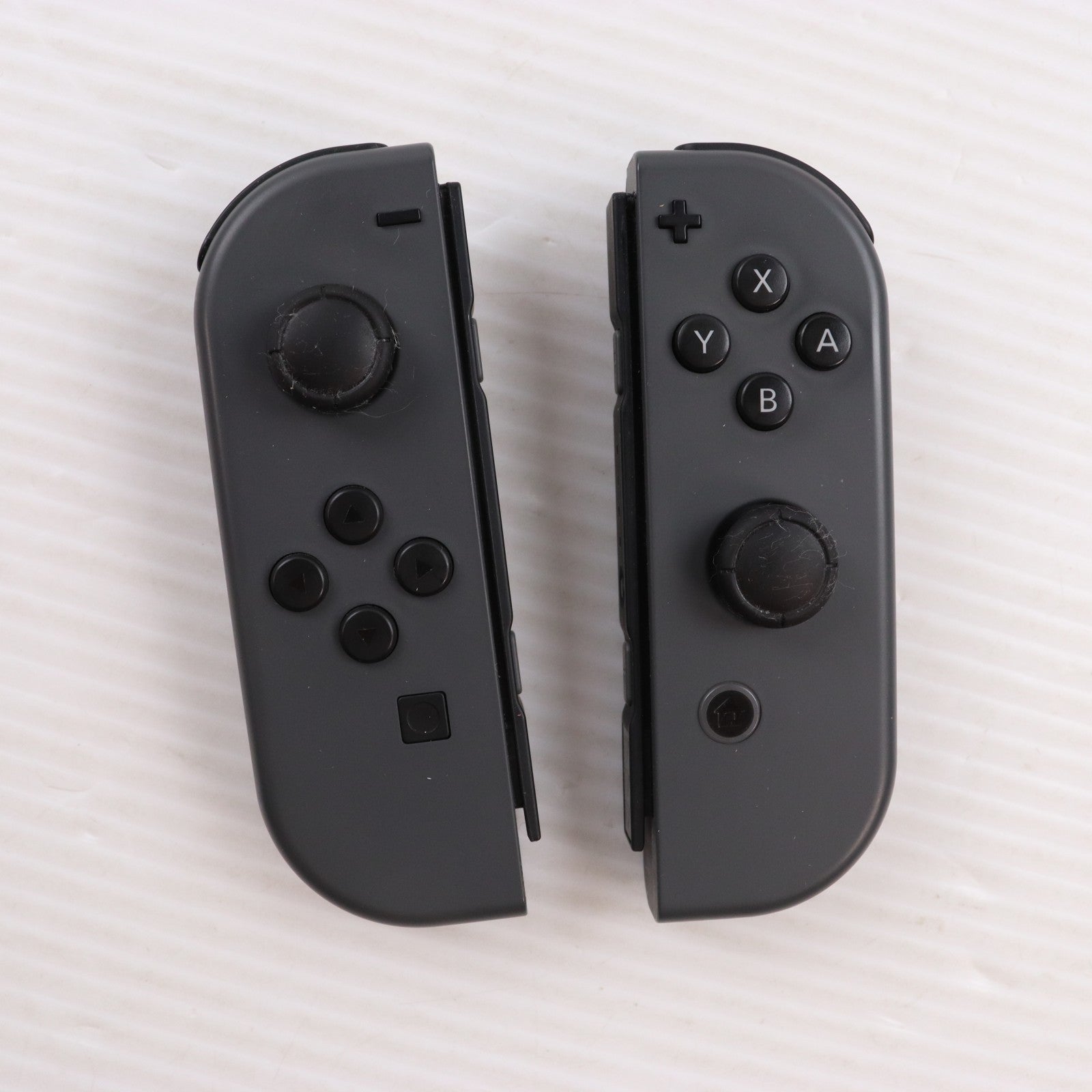 【中古即納】[Switch] (本体) Nintendo Switch(ニンテンドースイッチ) Joy-Con(L)/R グレー 任天堂(HAC-S-KAAAA)(20170303)