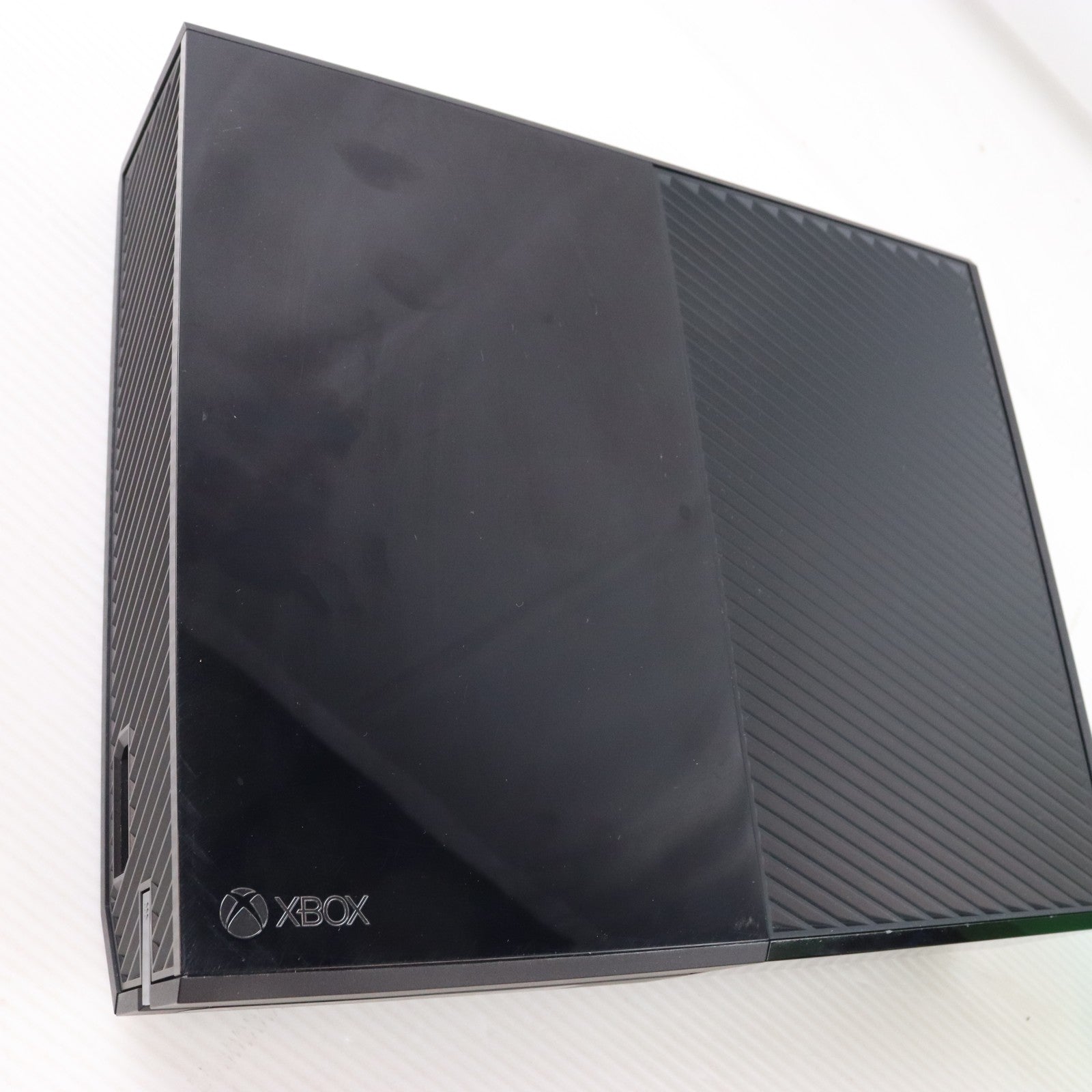 【中古即納】[XboxOne] (本体) Xbox One(タイタンフォール同梱版) 日本マイクロソフト(5C7-00034)(20140904)