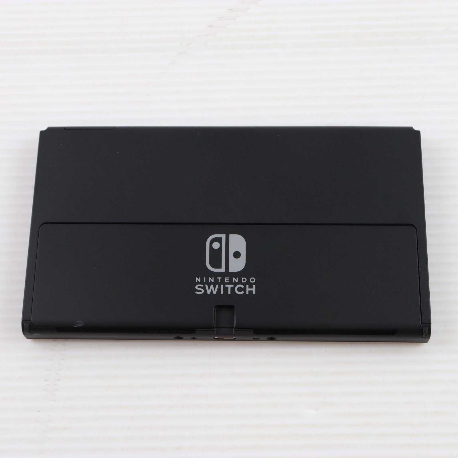 【中古即納】[Switch] (本体) Nintendo Switch(ニンテンドースイッチ) 有機ELモデル Joy-Con(L)/(R) ホワイト 任天堂(HEG-S-KAAAA)(20211008)