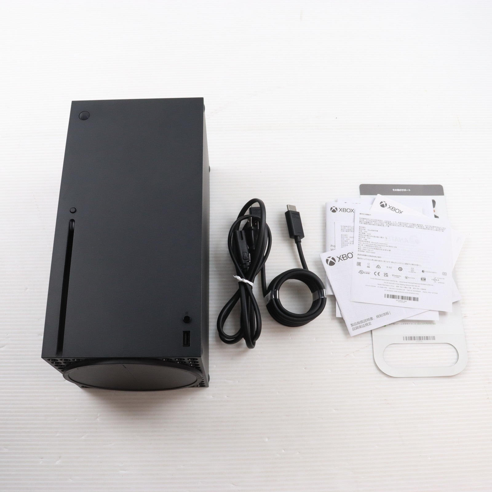 【中古即納】[XboxX/S] (本体) Xbox Series X 1TB 日本マイクロソフト(RRT-00015)(20201110)