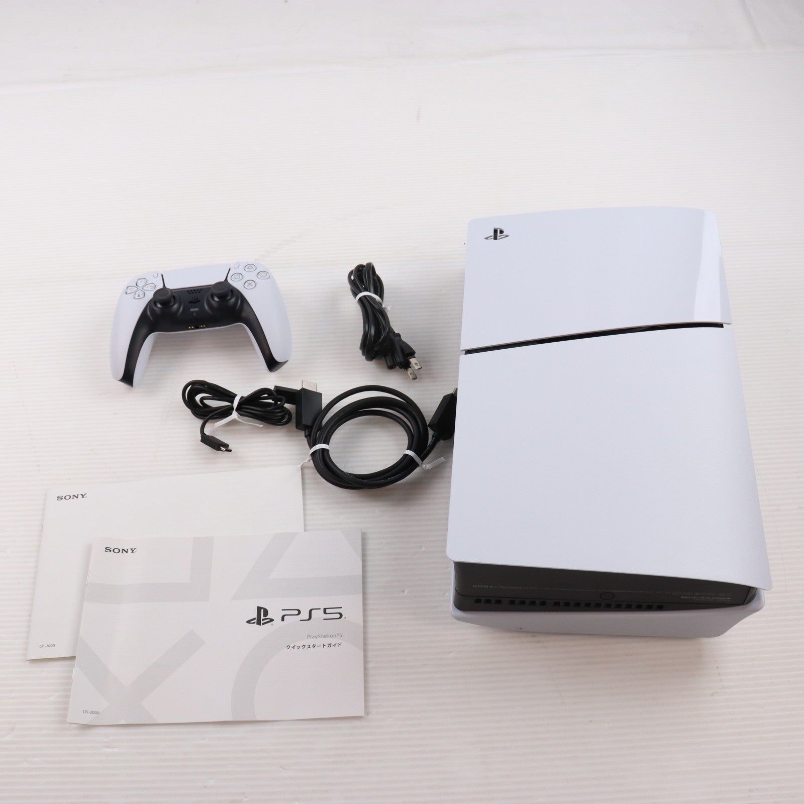 【中古即納】[PS5] (本体) PlayStation 5(プレイステーション5) slimモデル(スリムモデル) SIE(CFI-2000A01)(20231110)