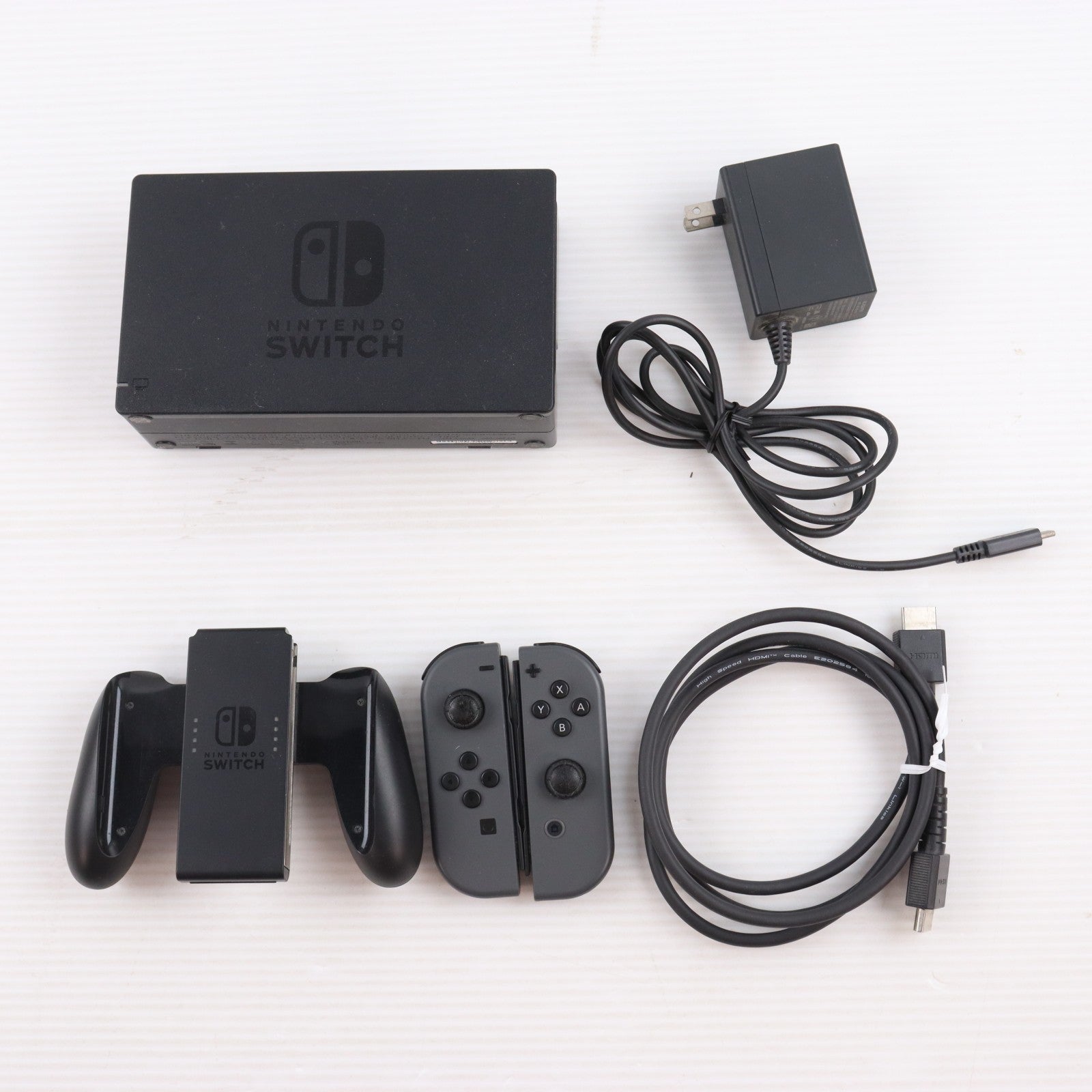 【中古即納】[Switch] (本体) Nintendo Switch(ニンテンドースイッチ) Joy-Con(L)/R グレー 任天堂(HAD-S-KAAAA)(20190830)