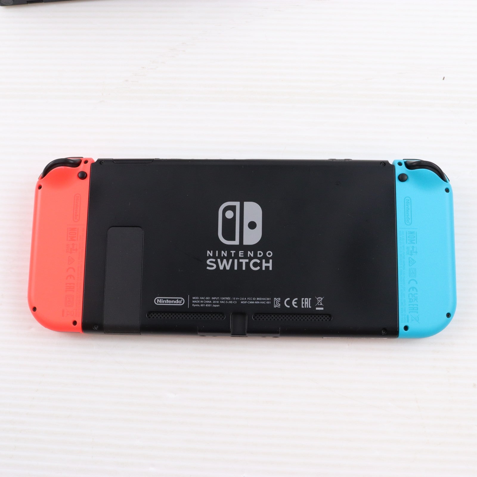 【中古即納】[Switch] (本体) Nintendo Switch(ニンテンドースイッチ) Joy-Con(L) ネオンブルー/R ネオンレッド 任天堂(HAC-S-KABAA)(20170303)