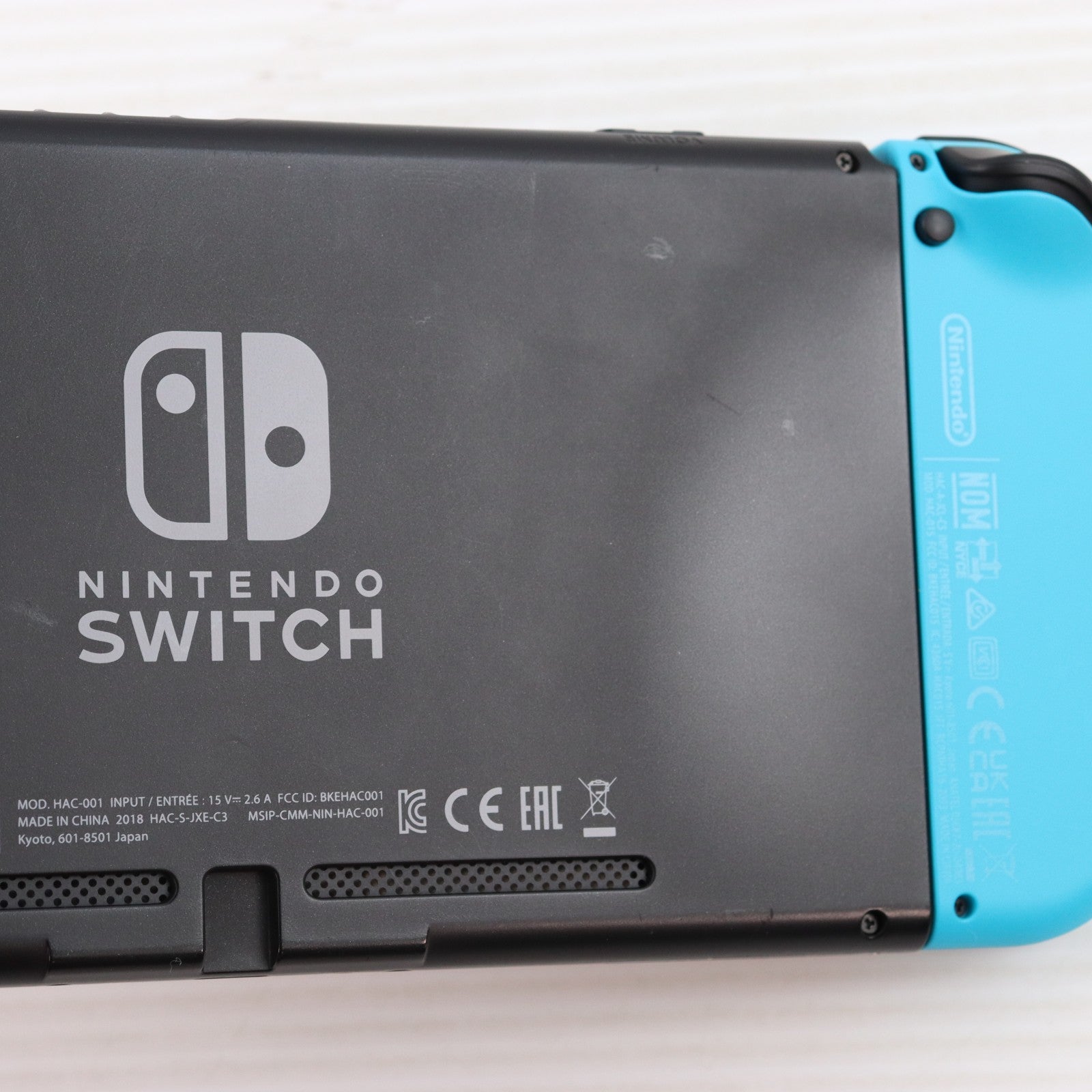 【中古即納】[Switch] (本体) Nintendo Switch(ニンテンドースイッチ) Joy-Con(L) ネオンブルー/R ネオンレッド 任天堂(HAC-S-KABAA)(20170303)