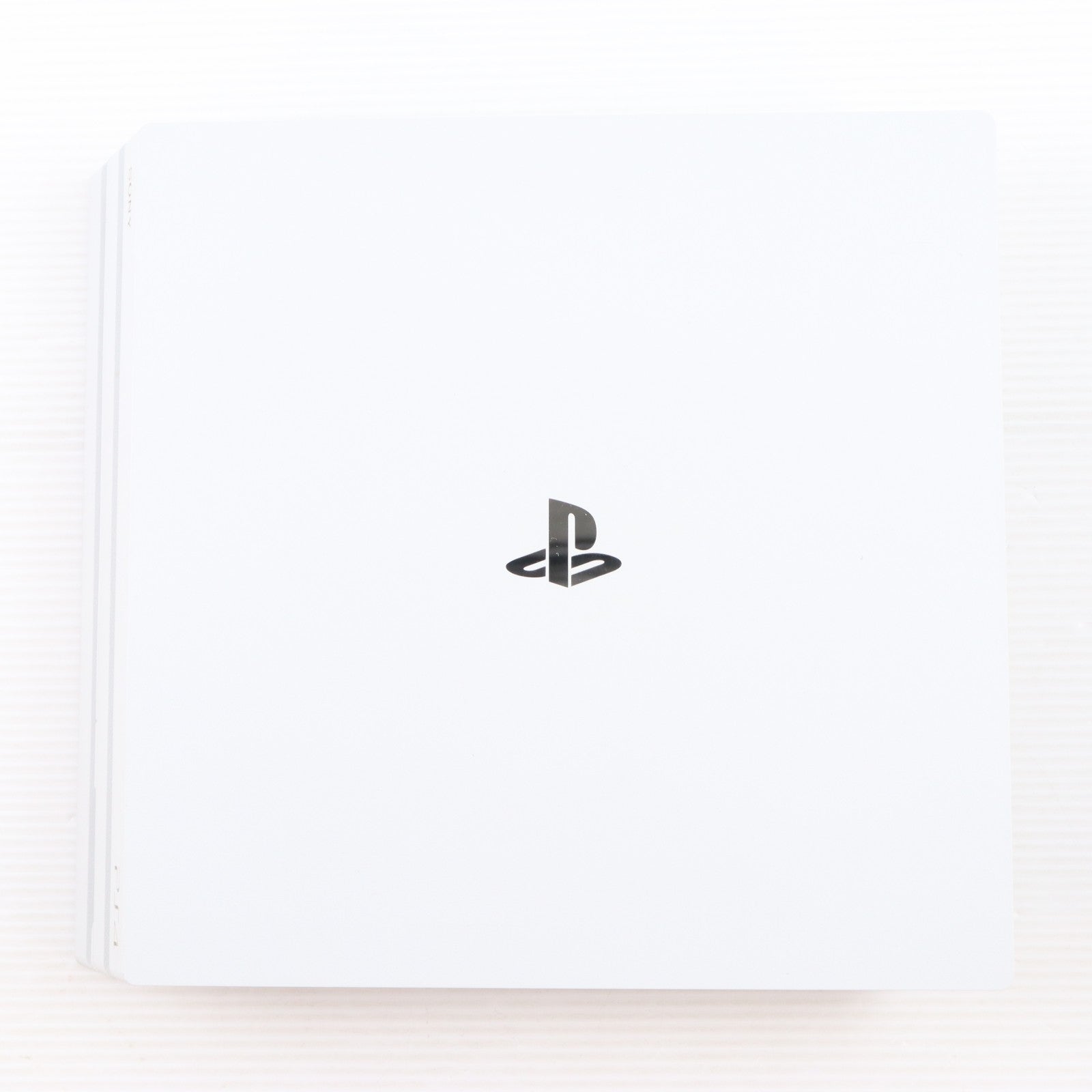 【中古即納】[PS4] (本体) PlayStation 4 Pro(プレイステーション4 プロ) グレイシャー・ホワイト 1TB SIE(CUH-7200BB02)(20181012)