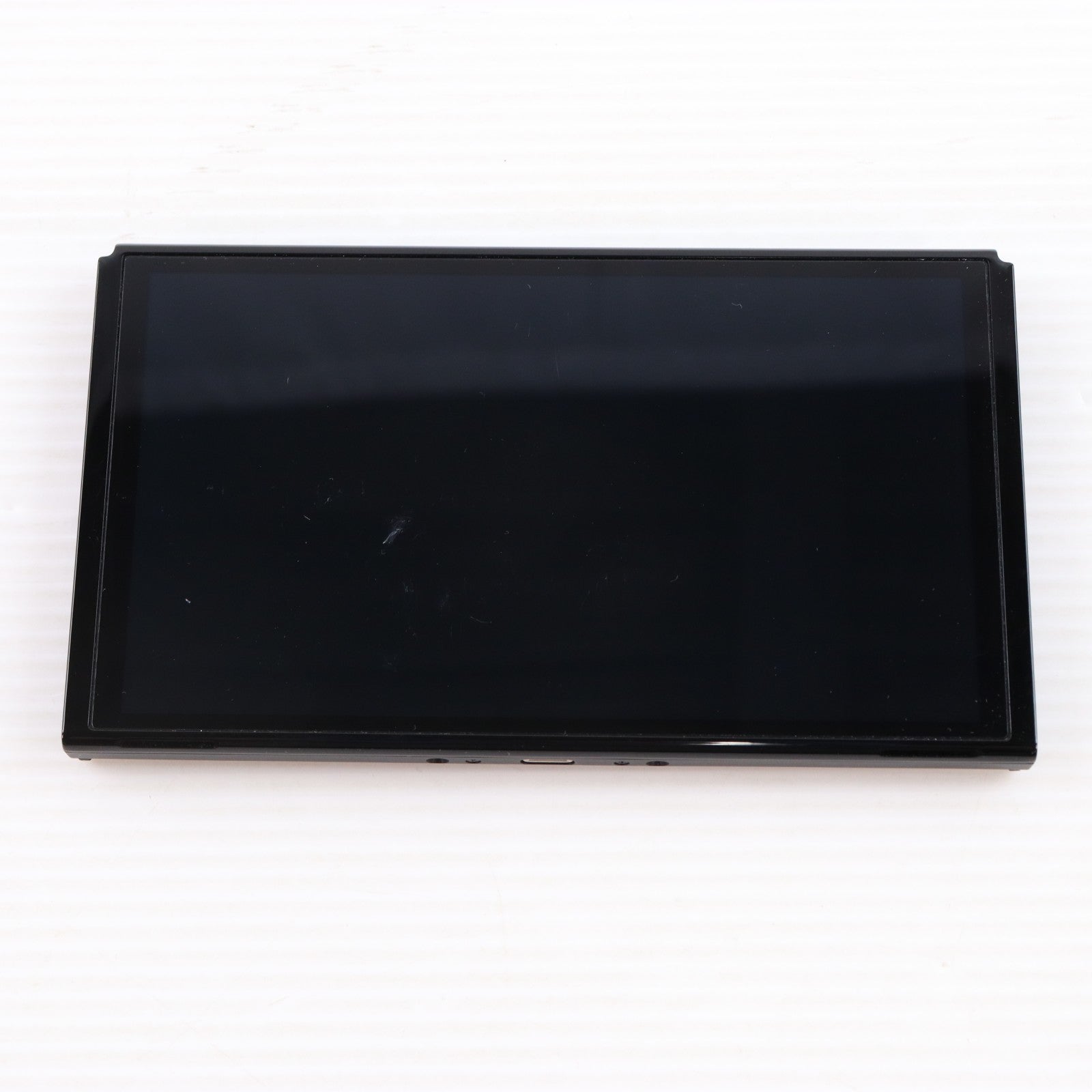 【中古即納】[Switch] (本体) Nintendo Switch(ニンテンドースイッチ) 有機ELモデル Joy-Con(L)/(R) ホワイト 任天堂(HEG-S-KAAAA)(20211008)