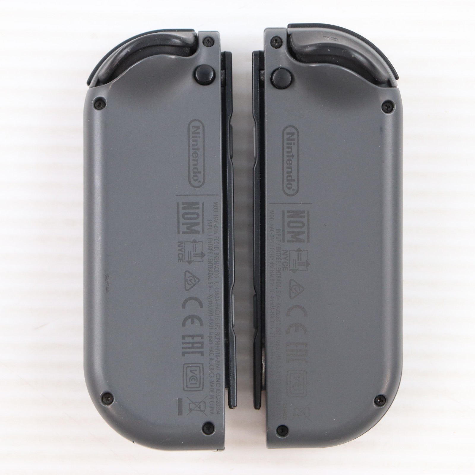 【中古即納】[Switch] (本体) Nintendo Switch(ニンテンドースイッチ) Joy-Con(L)/R グレー 任天堂(HAD-S-KAAAA)(20190830)