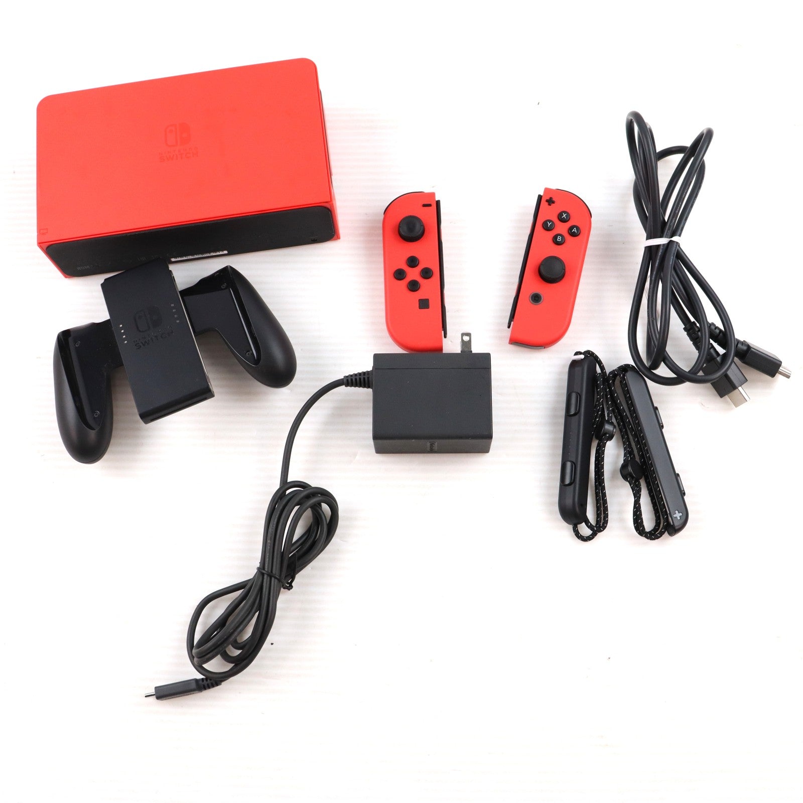 【中古即納】[Switch] (本体) Nintendo Switch(ニンテンドースイッチ) 有機ELモデル マリオレッド 任天堂(HEG-S-RAAAA)(20231006)