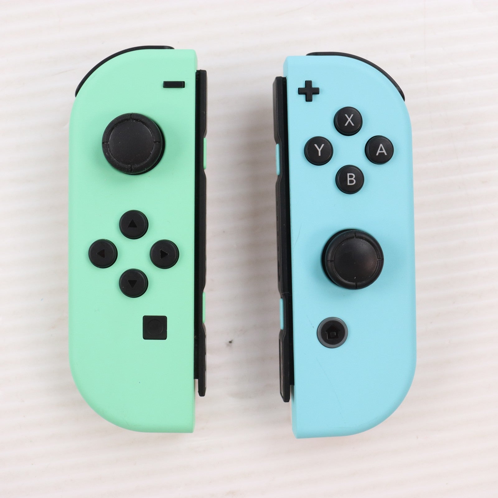 【中古即納】[Switch] (本体)(ソフト無し) Nintendo Switch(ニンテンドースイッチ) あつまれ どうぶつの森セット 任天堂(HAD-S-KEAGC)(20200320)