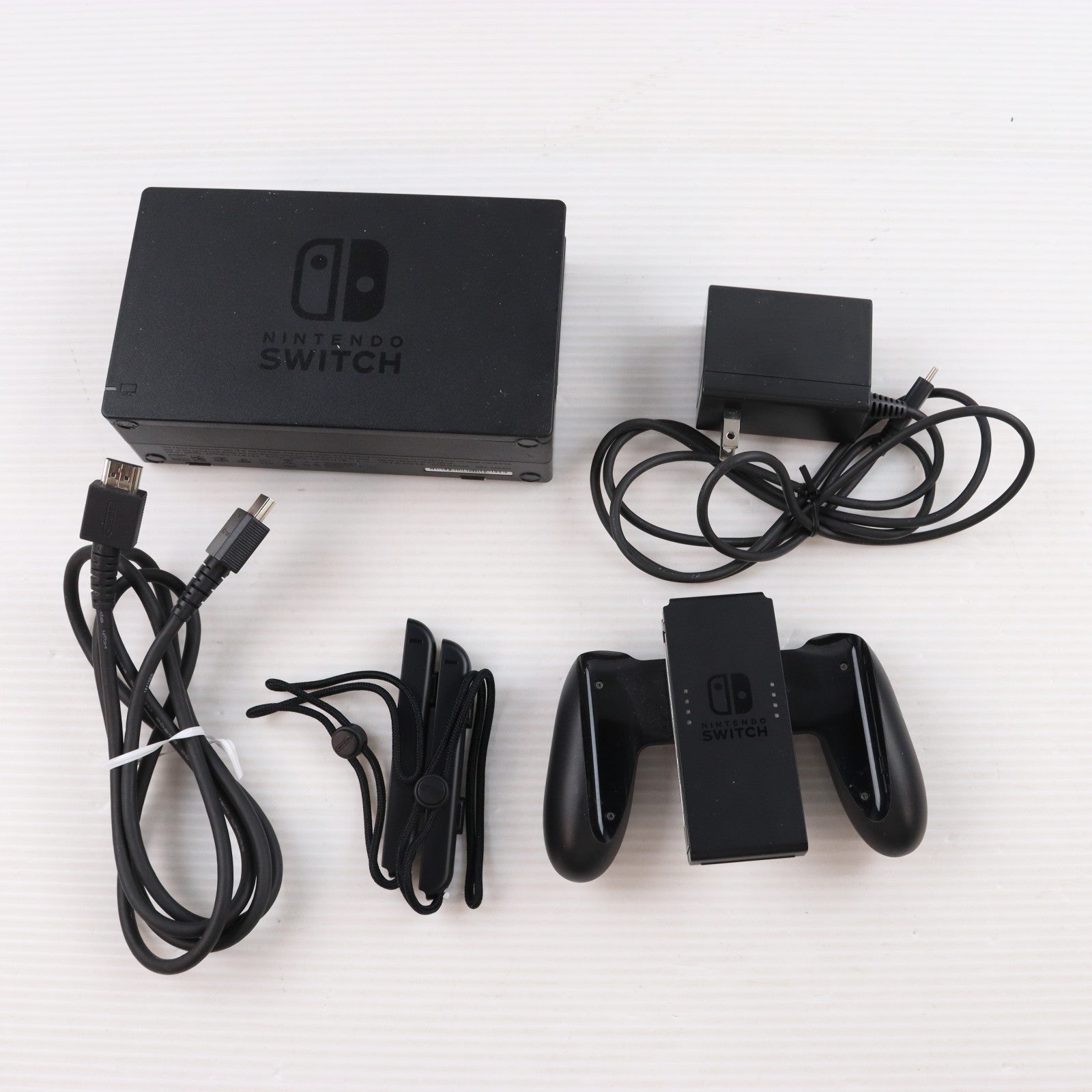 【中古即納】[Switch] (本体) Nintendo Switch(ニンテンドースイッチ) Joy-Con(L)/R グレー 任天堂(HAC-S-KAAAA)(20170303)