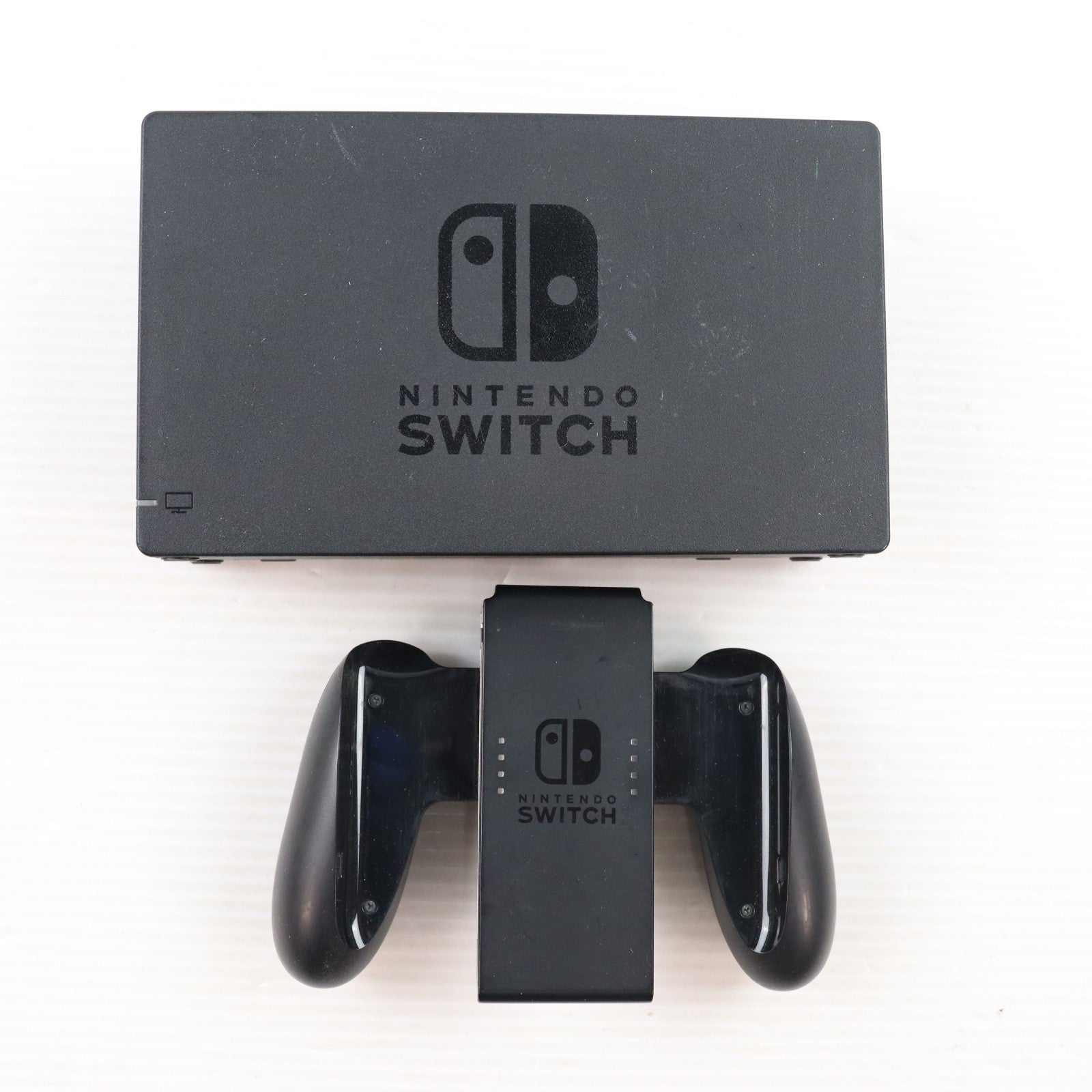 【中古即納】[Switch] (本体) Nintendo Switch(ニンテンドースイッチ) Joy-Con(L) ネオンブルー/R ネオンレッド 任天堂(HAC-S-KABAA)(20170303)