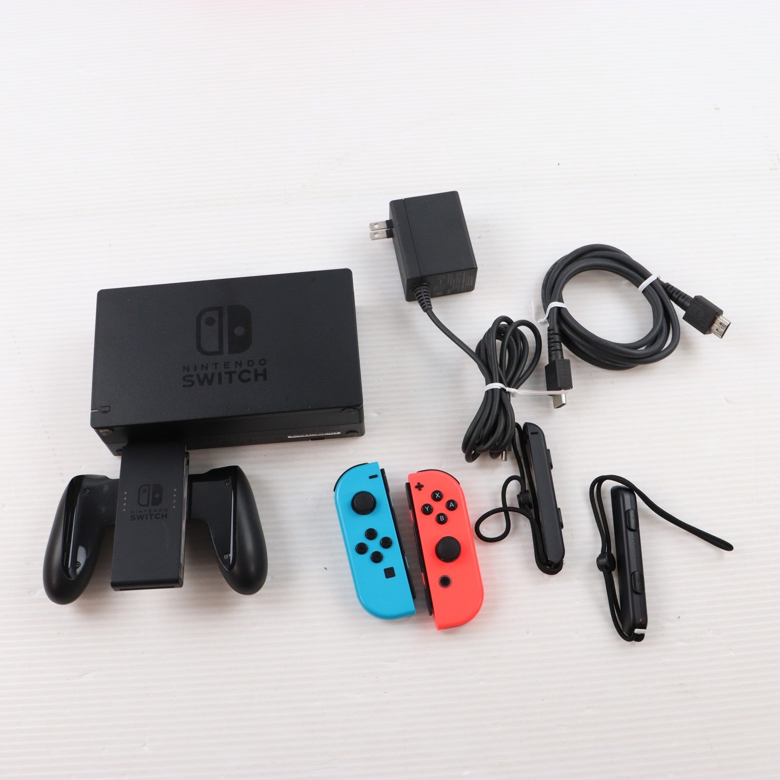 【中古即納】[Switch] (本体) Nintendo Switch(ニンテンドースイッチ) Joy-Con(L) ネオンブルー/(R) ネオンレッド 任天堂(HAD-S-KABAA)(20190830)
