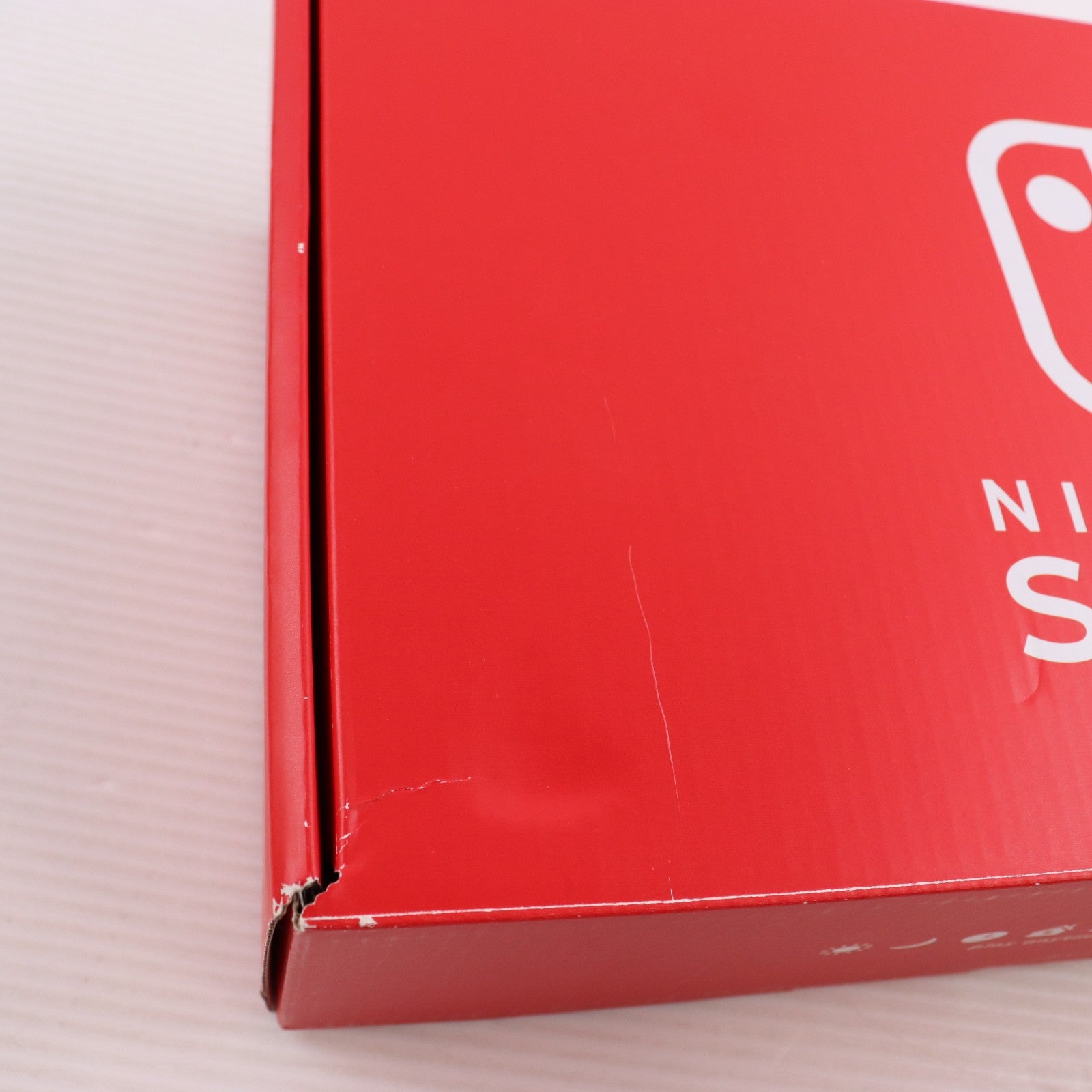 【中古即納】[Switch] (本体) マイニンテンドーストア限定 (新型)Nintendo Switch(ニンテンドースイッチ) カスタマイズ Joy-Con(L) ブルー/(R) ネオンパープル Joy-Conストラップ ブラック 任天堂(HAD-S-KAYAA)(20190830)