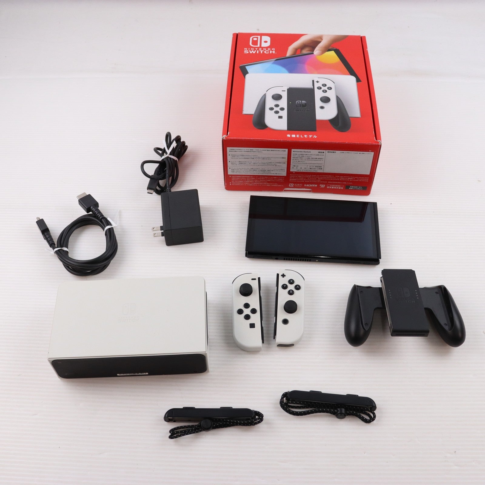 【中古即納】[Switch] (本体) Nintendo Switch(ニンテンドースイッチ) 有機ELモデル Joy-Con(L)/(R) ホワイト 任天堂(HEG-S-KAAAA)(20211008)