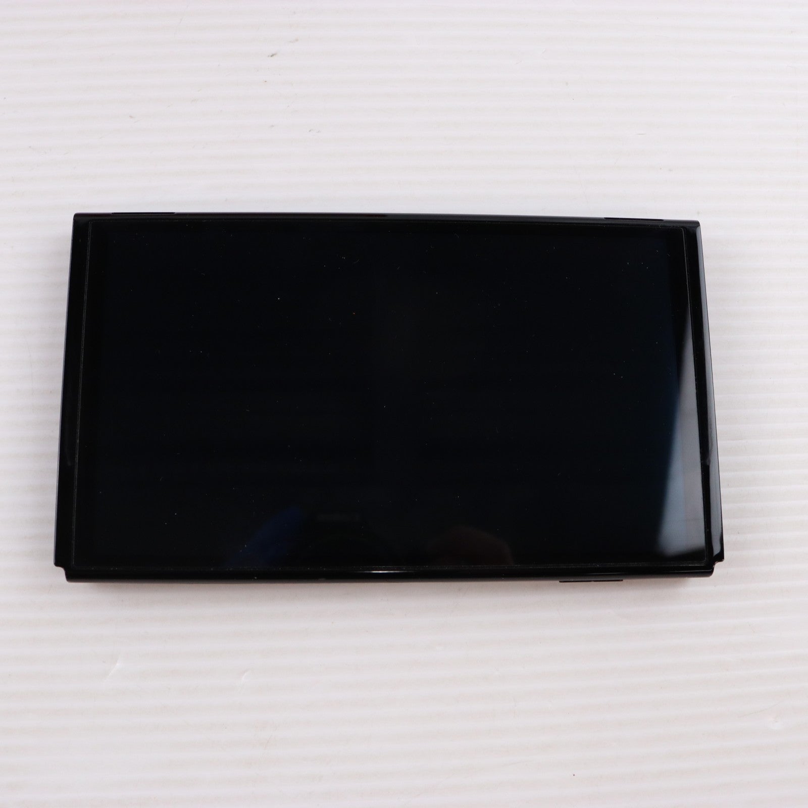 【中古即納】[Switch] (本体) Nintendo Switch(ニンテンドースイッチ) 有機ELモデル Joy-Con(L)/(R) ホワイト 任天堂(HEG-S-KAAAA)(20211008)