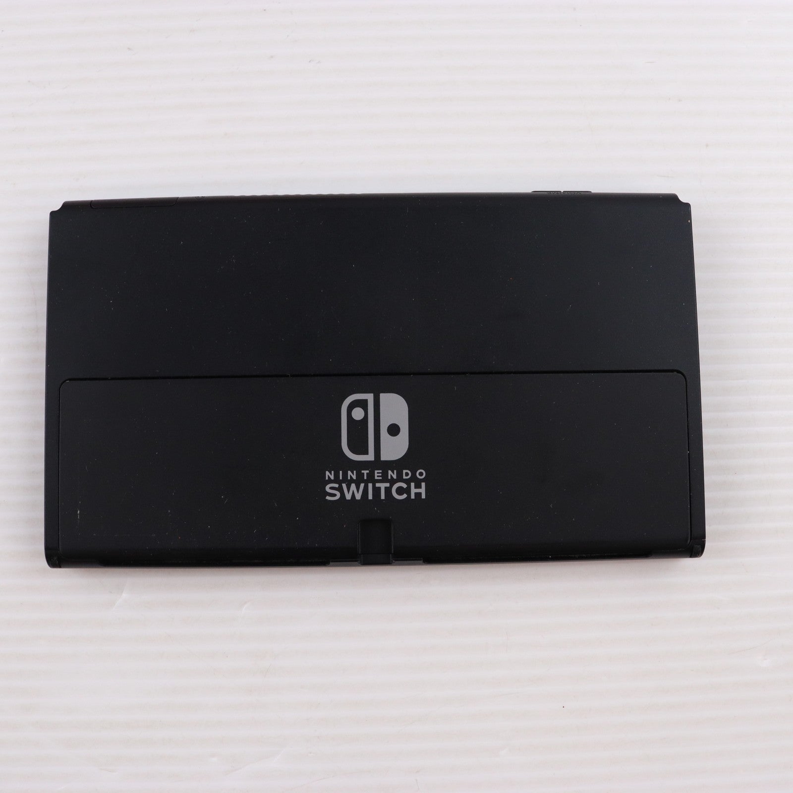 【中古即納】[Switch] (本体) Nintendo Switch(ニンテンドースイッチ) 有機ELモデル Joy-Con(L)/(R) ホワイト 任天堂(HEG-S-KAAAA)(20211008)