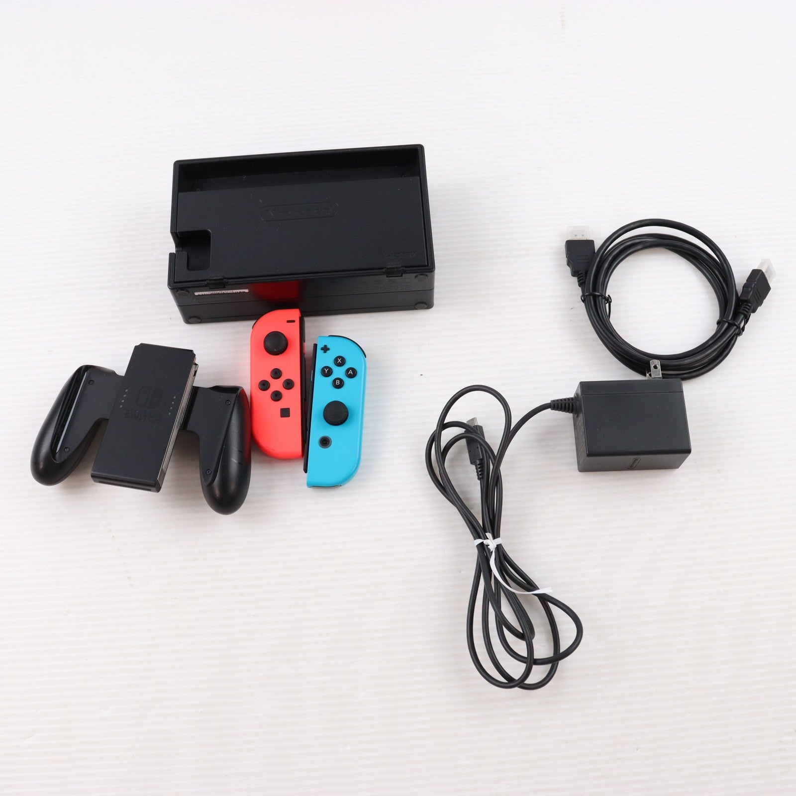 【中古即納】[Switch] (本体) Nintendo Switch(ニンテンドースイッチ) Joy-Con(L) ネオンブルー/(R) ネオンレッド 任天堂(HAD-S-KABAA)(20190830)