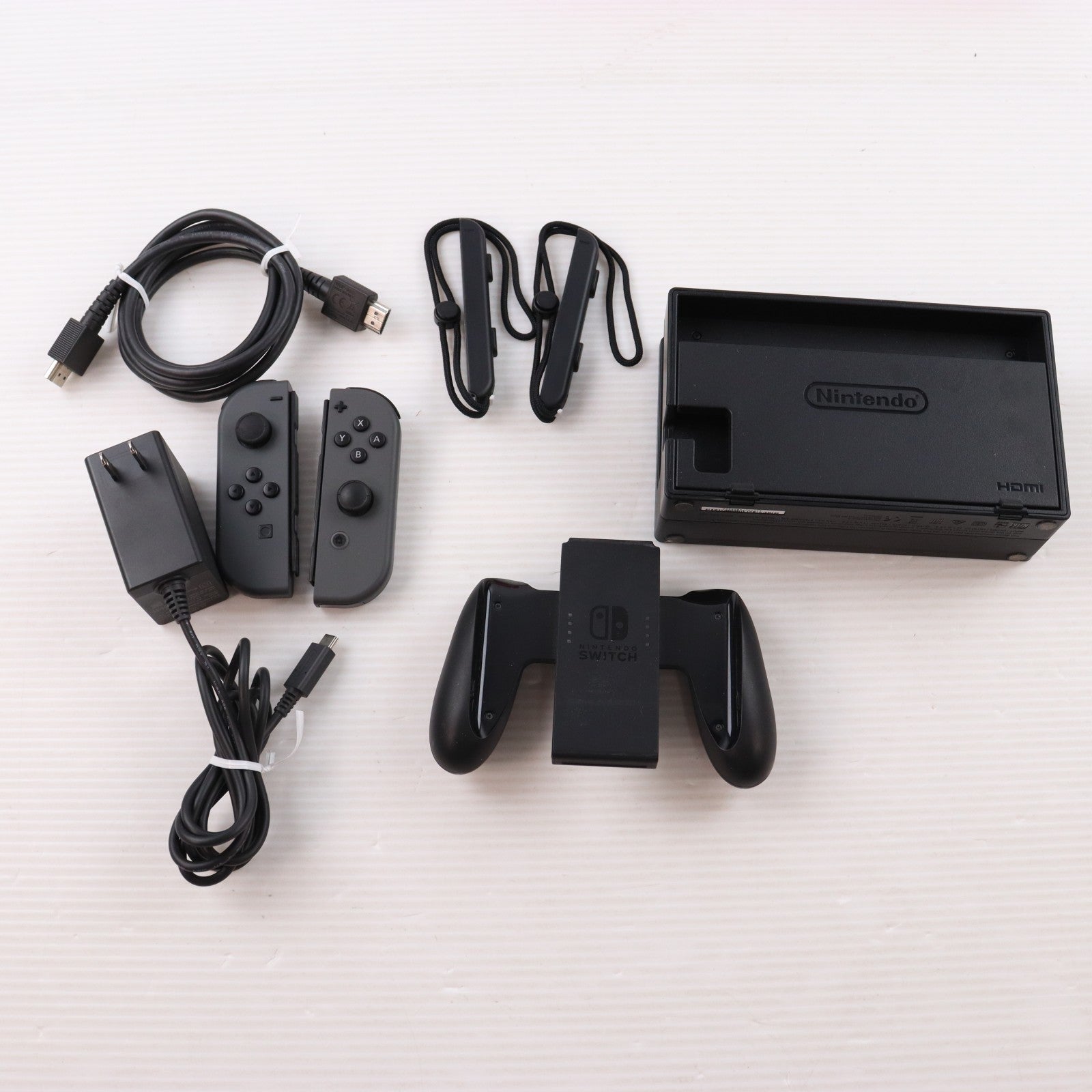 【中古即納】[Switch] (本体) Nintendo Switch(ニンテンドースイッチ) Joy-Con(L)/R グレー 任天堂(HAD-S-KAAAA)(20190830)