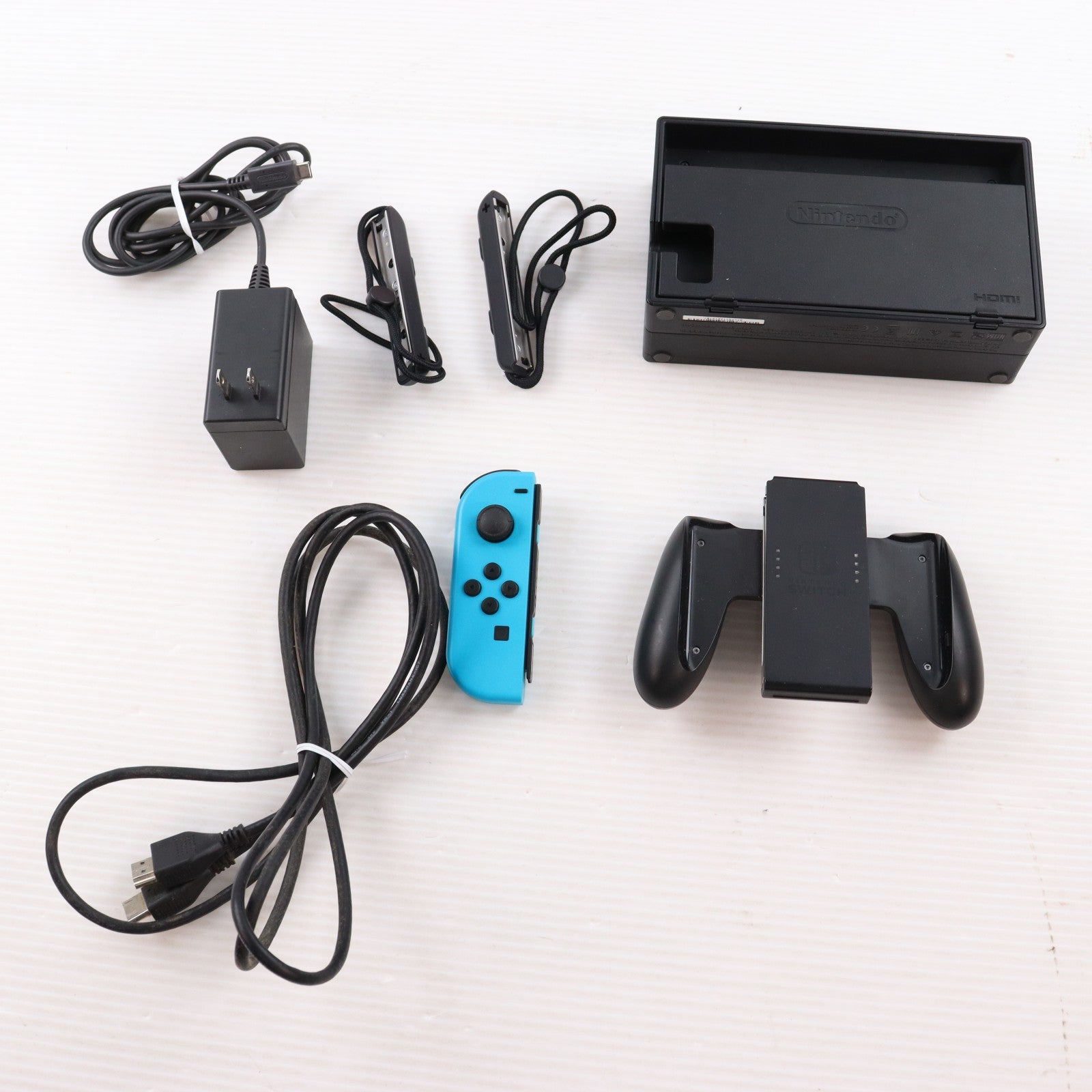 【中古即納】[Switch] (本体) Nintendo Switch(ニンテンドースイッチ) Joy-Con(L) ネオンブルー/R ネオンレッド 任天堂(HAC-S-KABAA)(20170303)