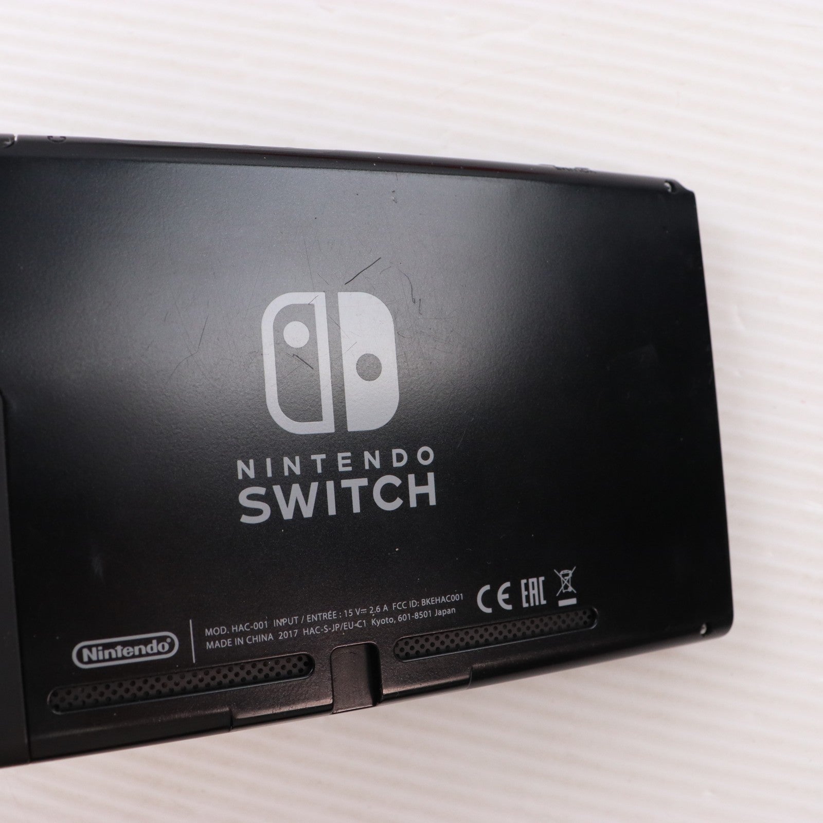 【中古即納】[Switch] (本体) Nintendo Switch(ニンテンドースイッチ) Joy-Con(L) ネオンブルー/R ネオンレッド 任天堂(HAC-S-KABAA)(20170303)
