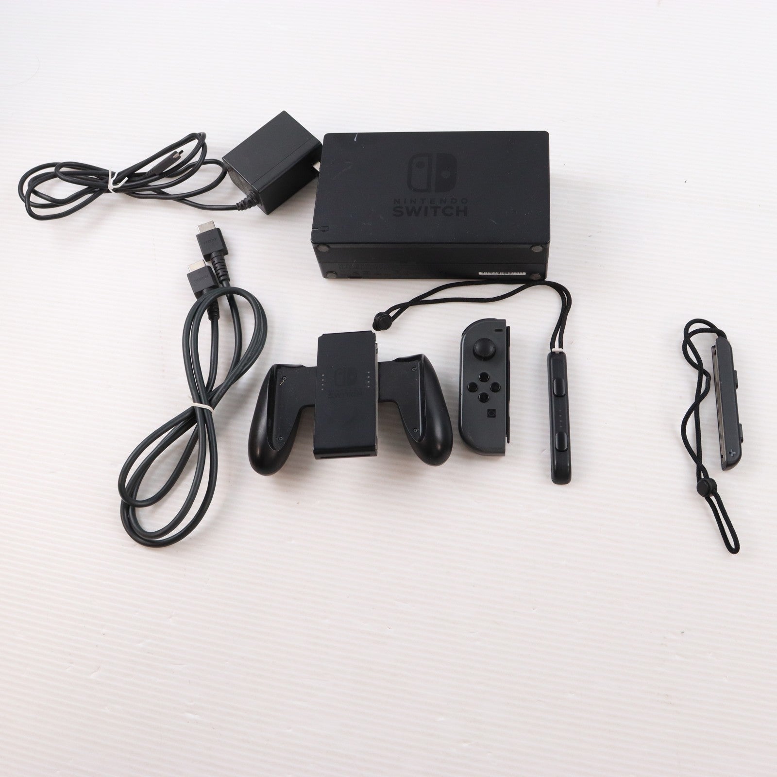 【中古即納】[Switch] (本体) Nintendo Switch(ニンテンドースイッチ) Joy-Con(L)/R グレー 任天堂(HAC-S-KAAAA)(20170303)