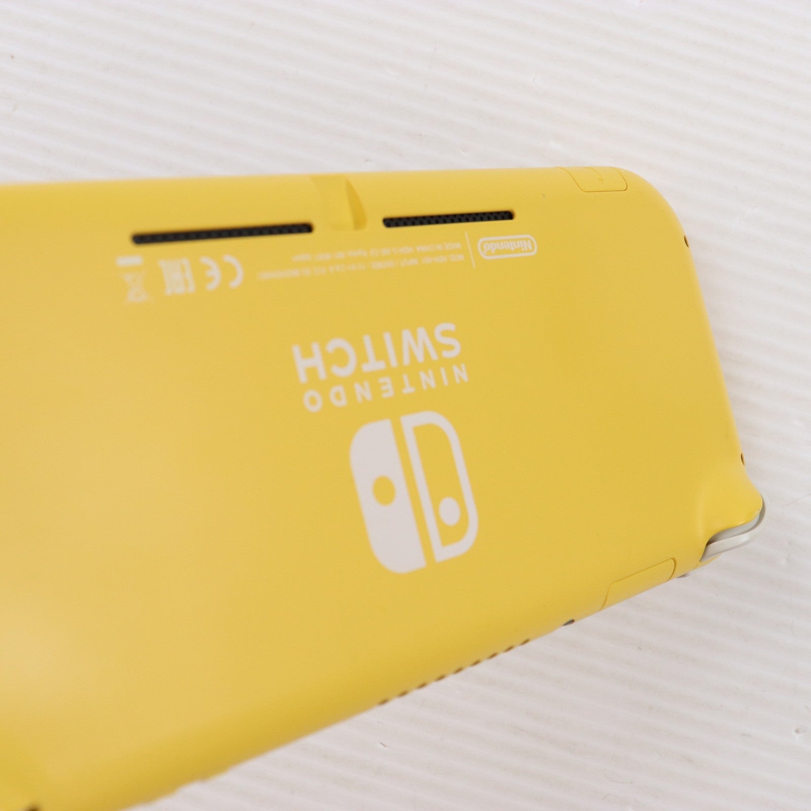 【中古即納】[Switch] (本体) Nintendo Switch Lite(ニンテンドースイッチライト) イエロー 任天堂(HDH-S-YAZAA)(20190920)