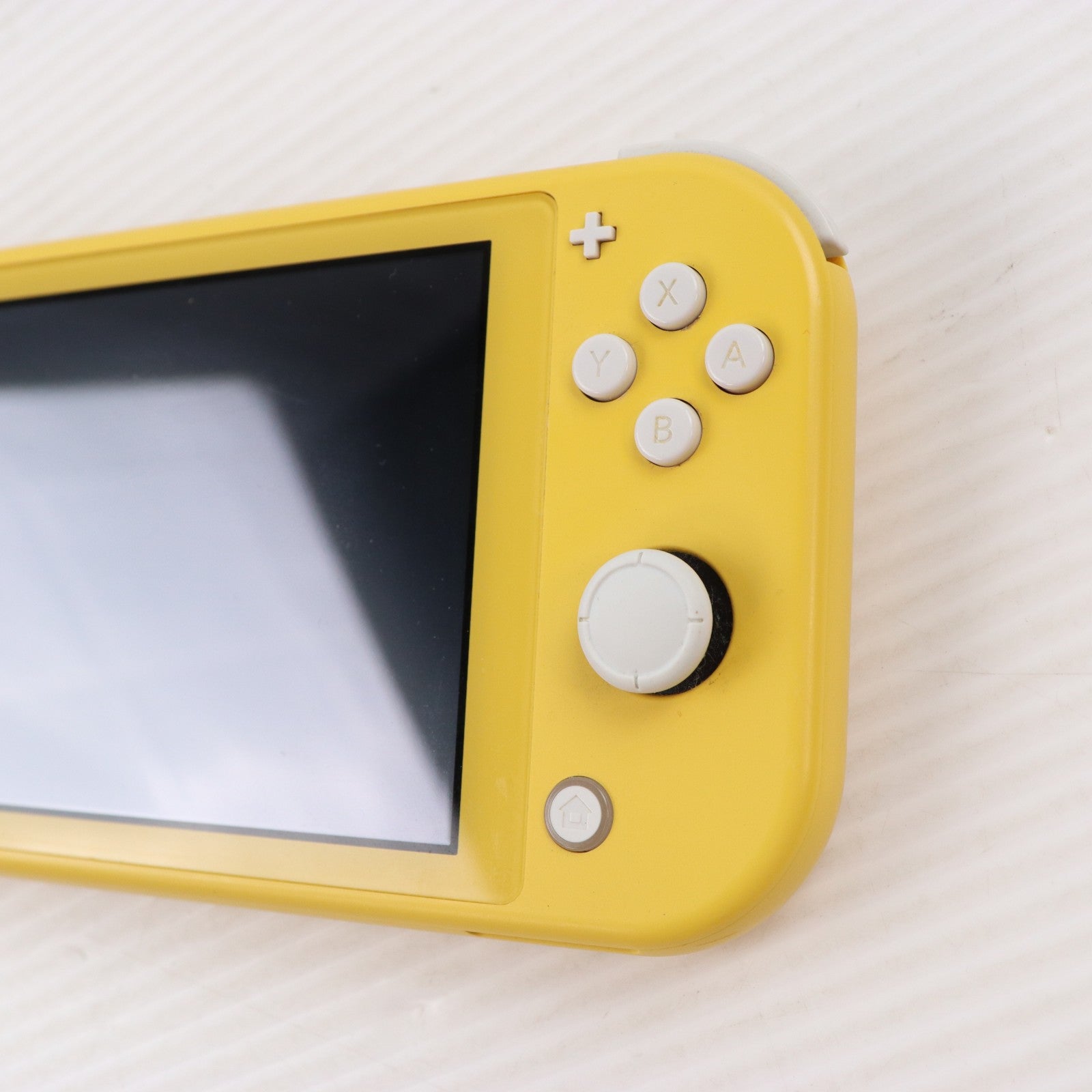 【中古即納】[Switch] (本体) Nintendo Switch Lite(ニンテンドースイッチライト) イエロー 任天堂(HDH-S-YAZAA)(20190920)