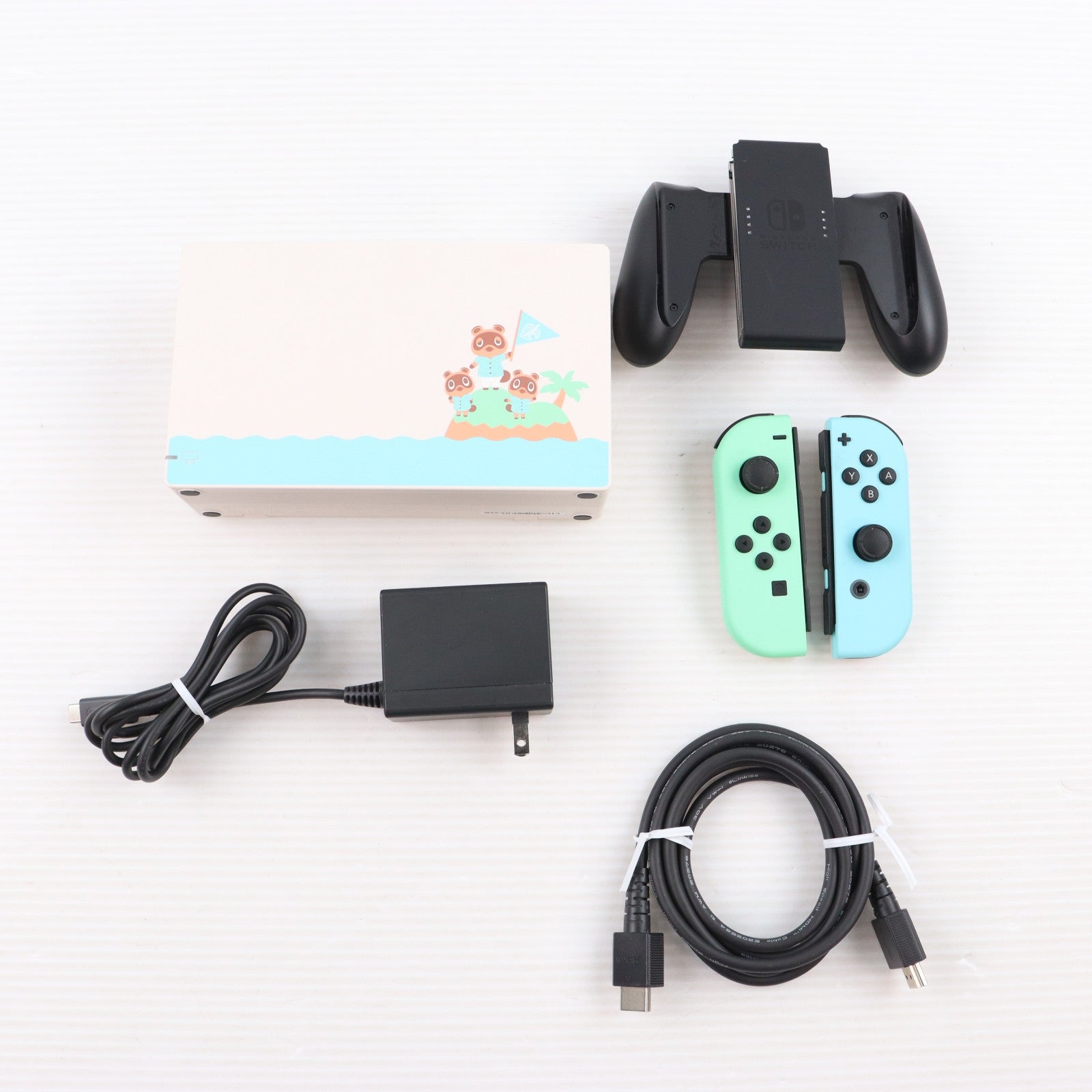 【中古即納】[Switch] (本体)(ソフト無し) Nintendo Switch(ニンテンドースイッチ) あつまれ どうぶつの森セット 任天堂(HAD-S-KEAGC)(20200320)